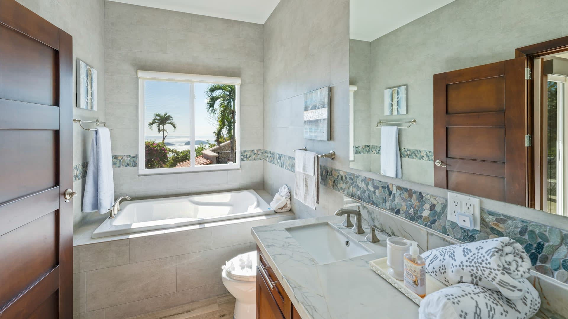 Island in the Sky - Image 11