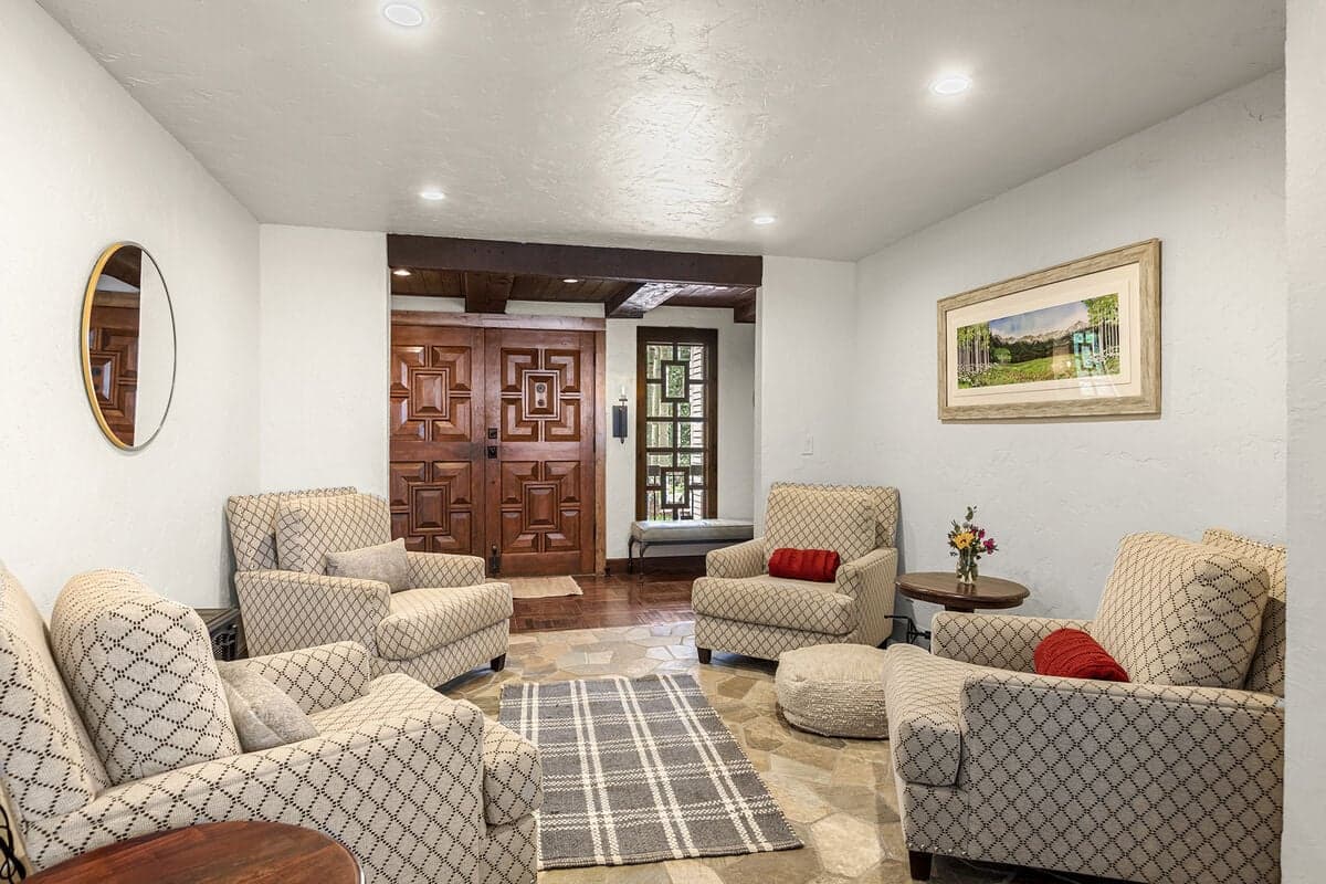 Creekside Chateau - Image 40