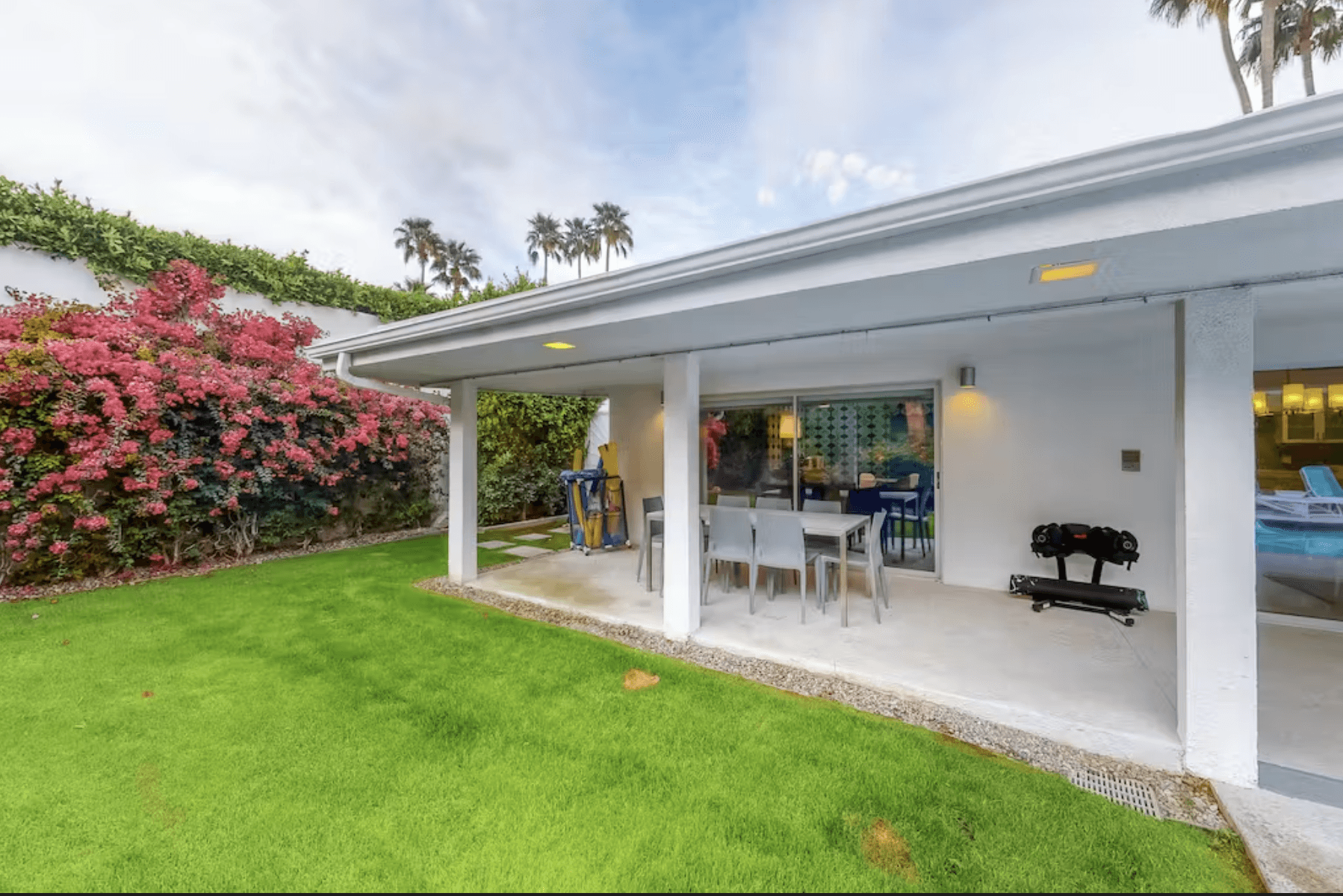 Palm Springs Style House - Image 21