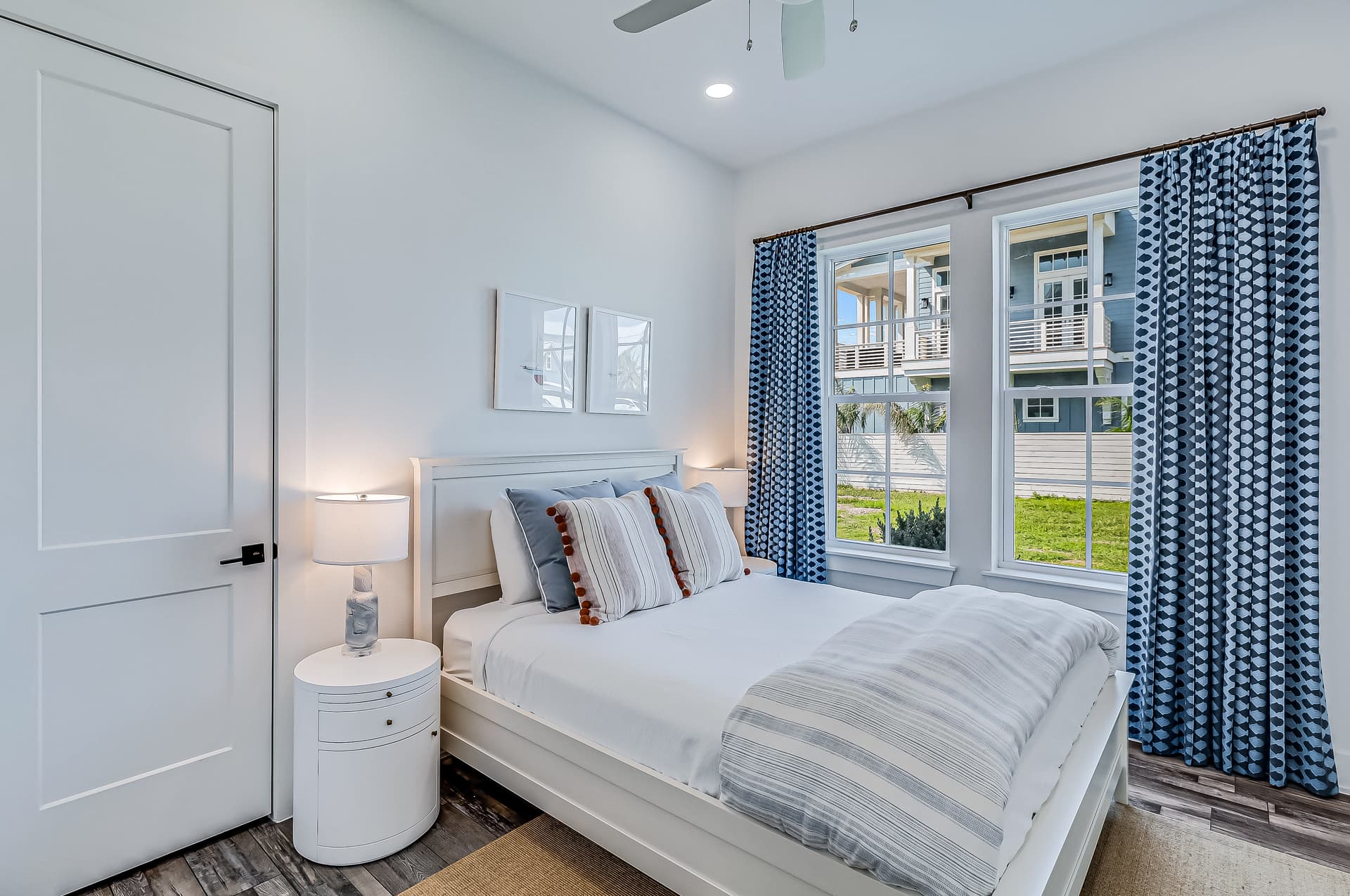 Sunset House - Image 30