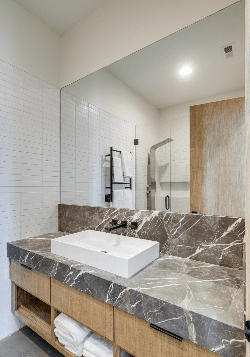 Nashville Lakeside Modern - Image 47