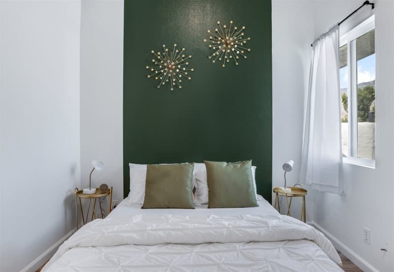 Desert Green Serenity - Image 18