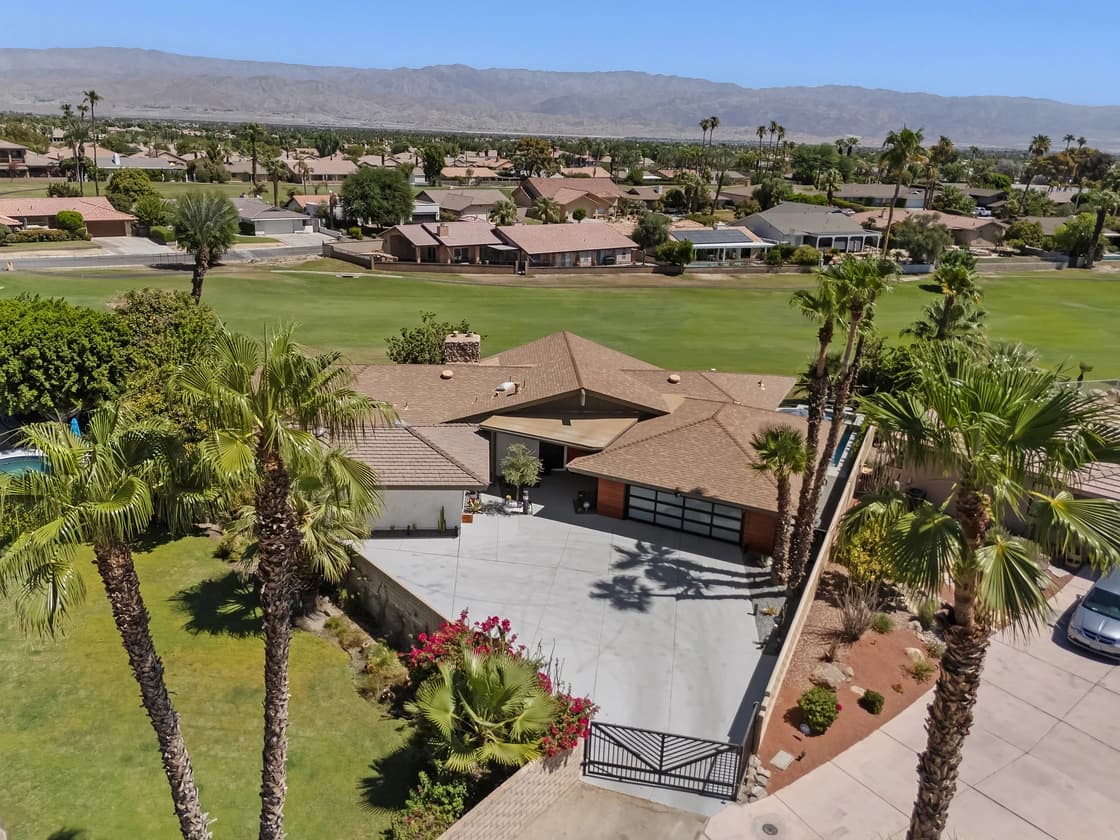 Edgy House - Image 35