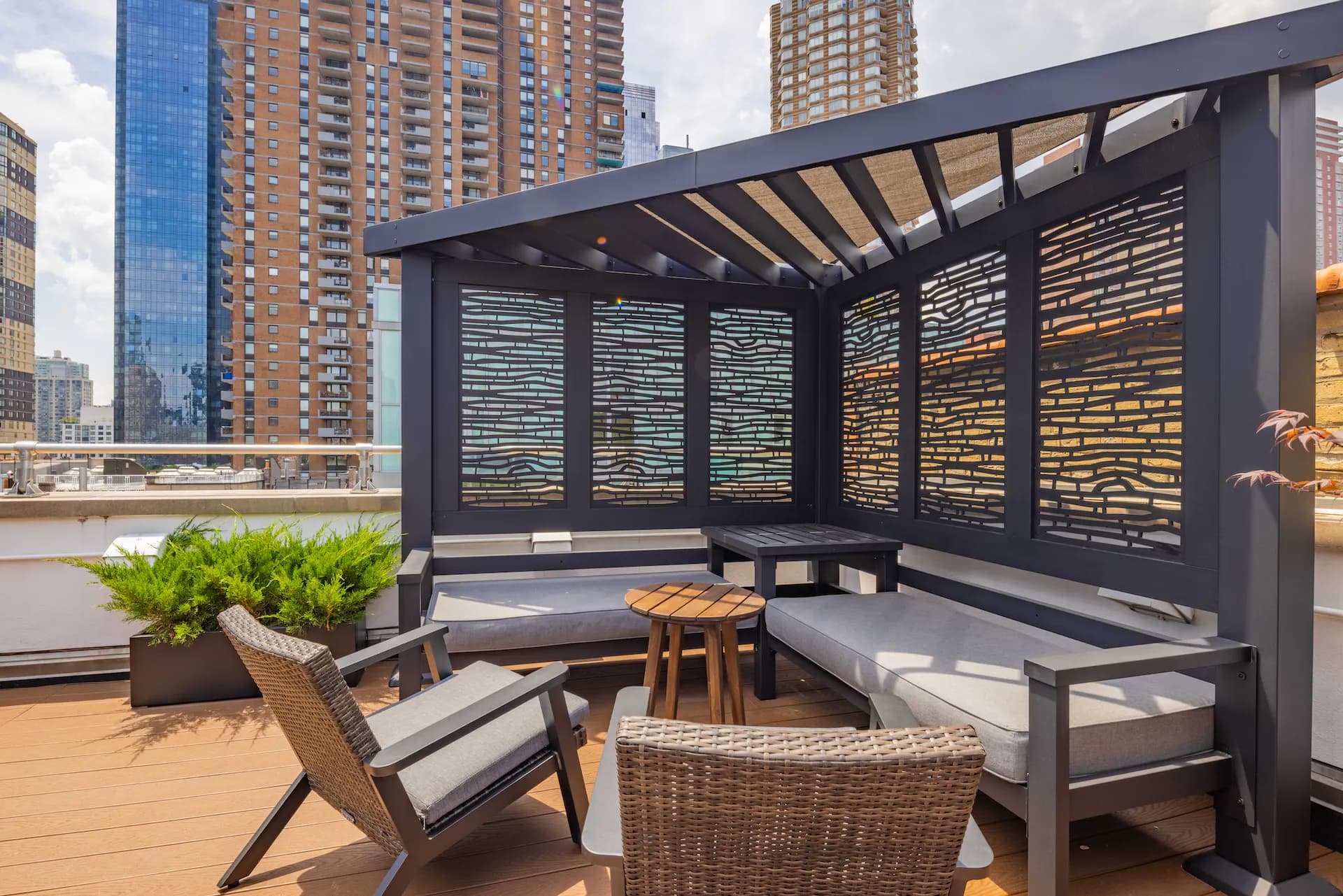 Gotham House III - Image 22