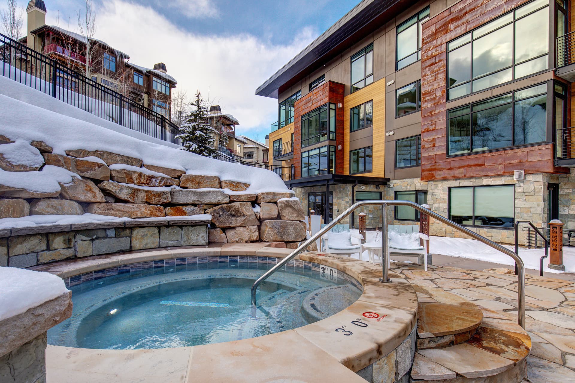 Lift 503 Home - Image 23