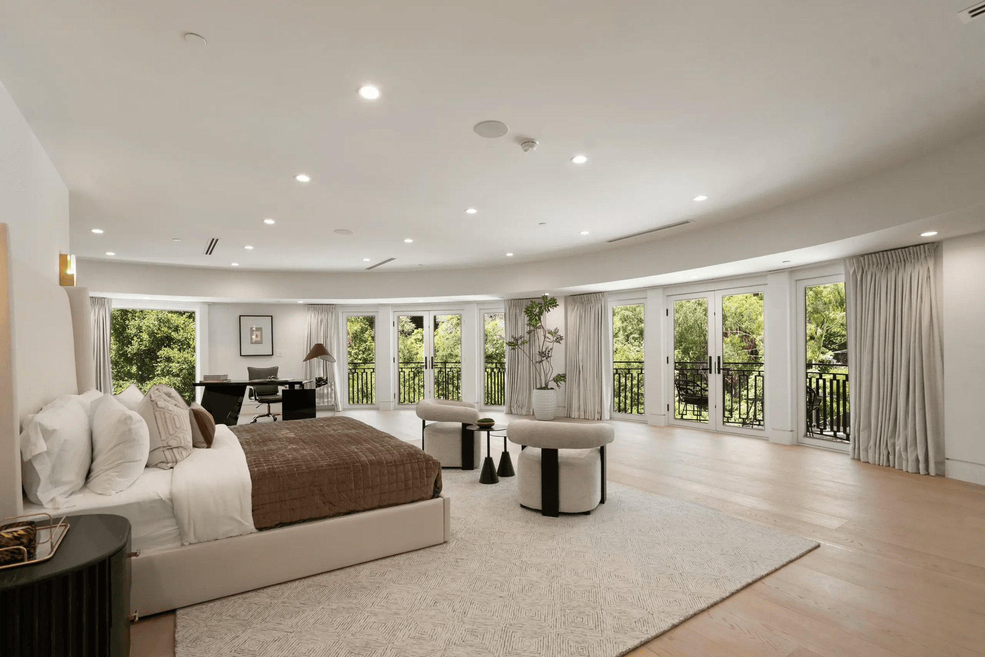 Noble Crest - Image 20