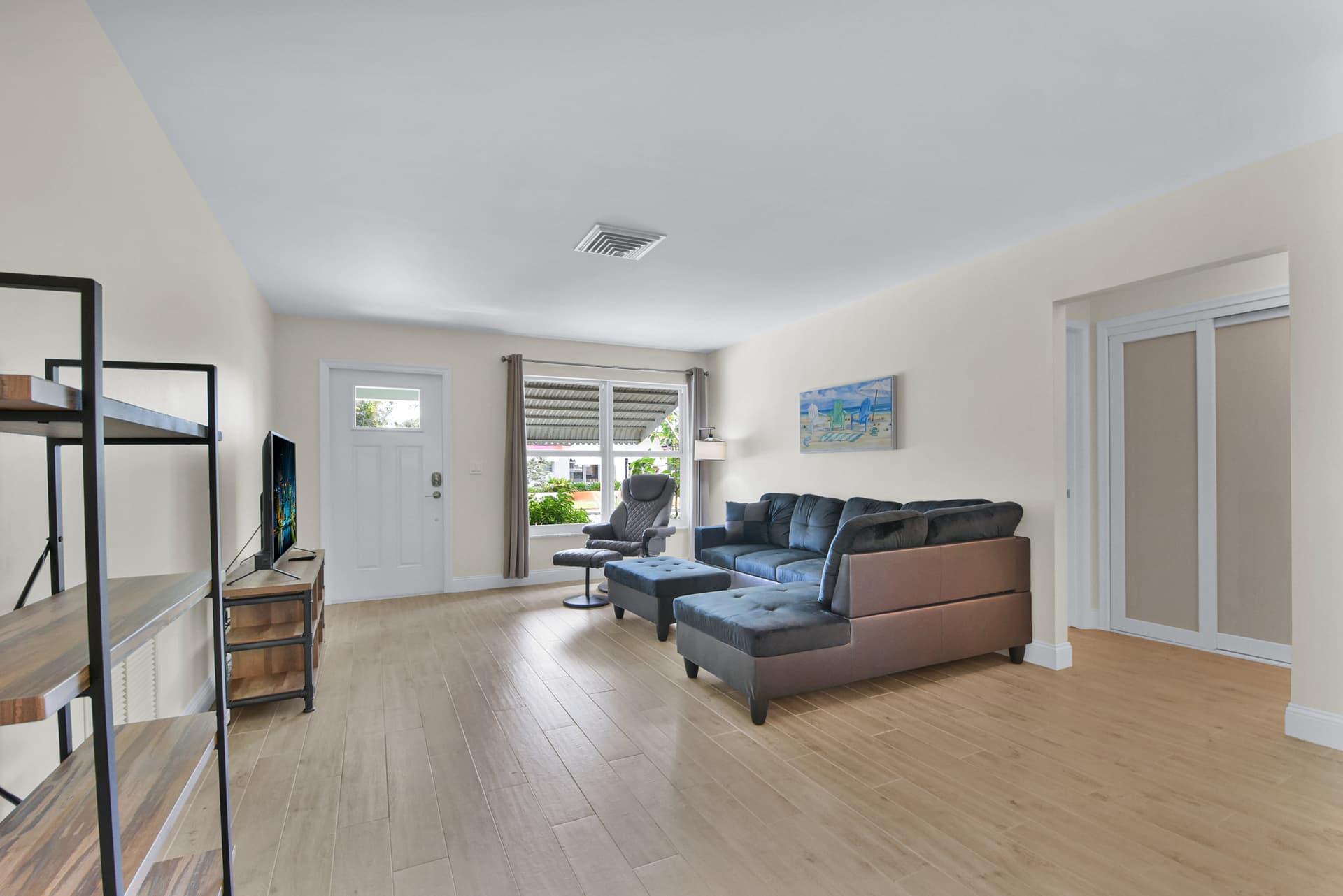 North Lake Worth Home  - Image 5