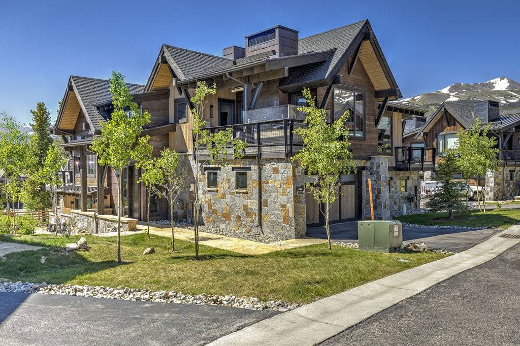 Falcon Haus - Image 1