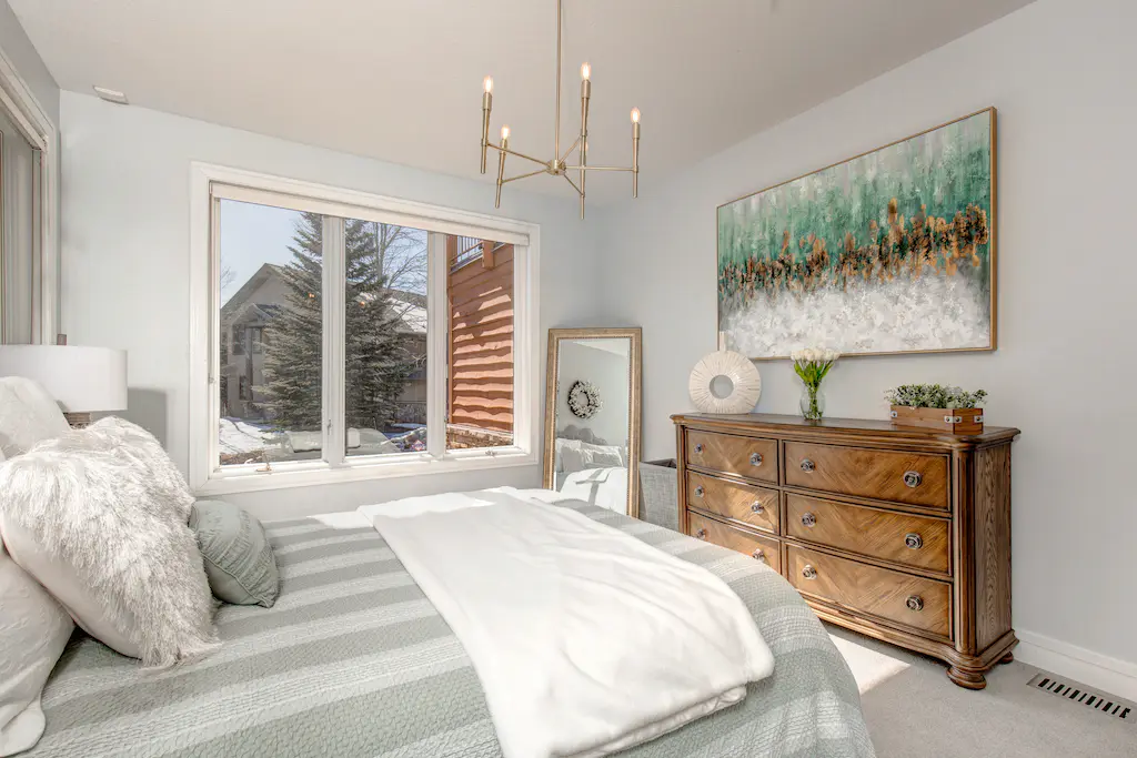 Glamorous Gallivan Place - Image 20