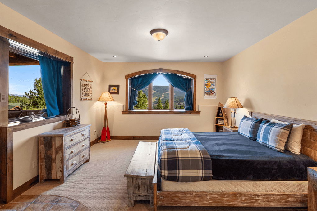 Timberline Lodge - Image 41