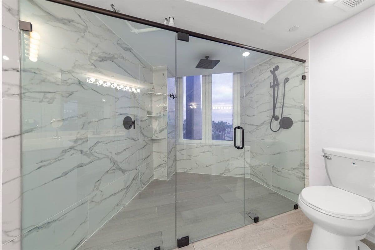 Bridgepoint Residence - Image 26