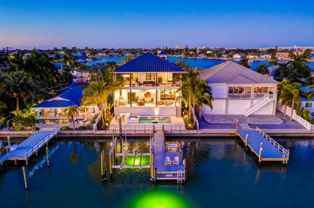 Bayside Paradise Mansion - Image 90