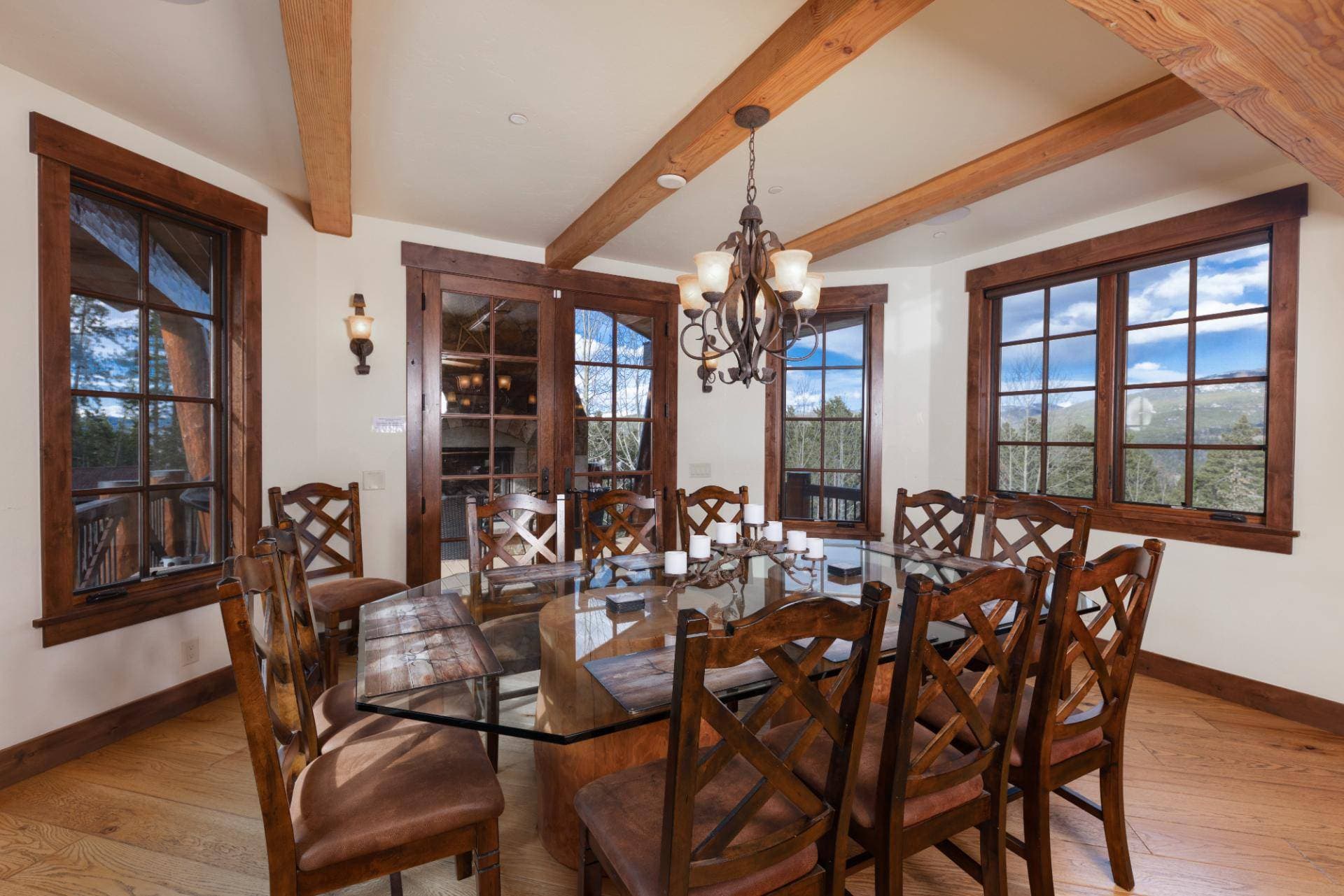 Fox Paw Lodge - Image 4