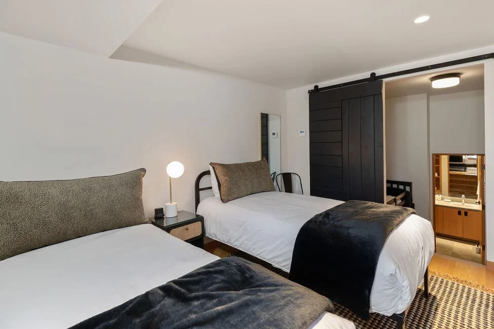 Sundancer Chalet - Image 33