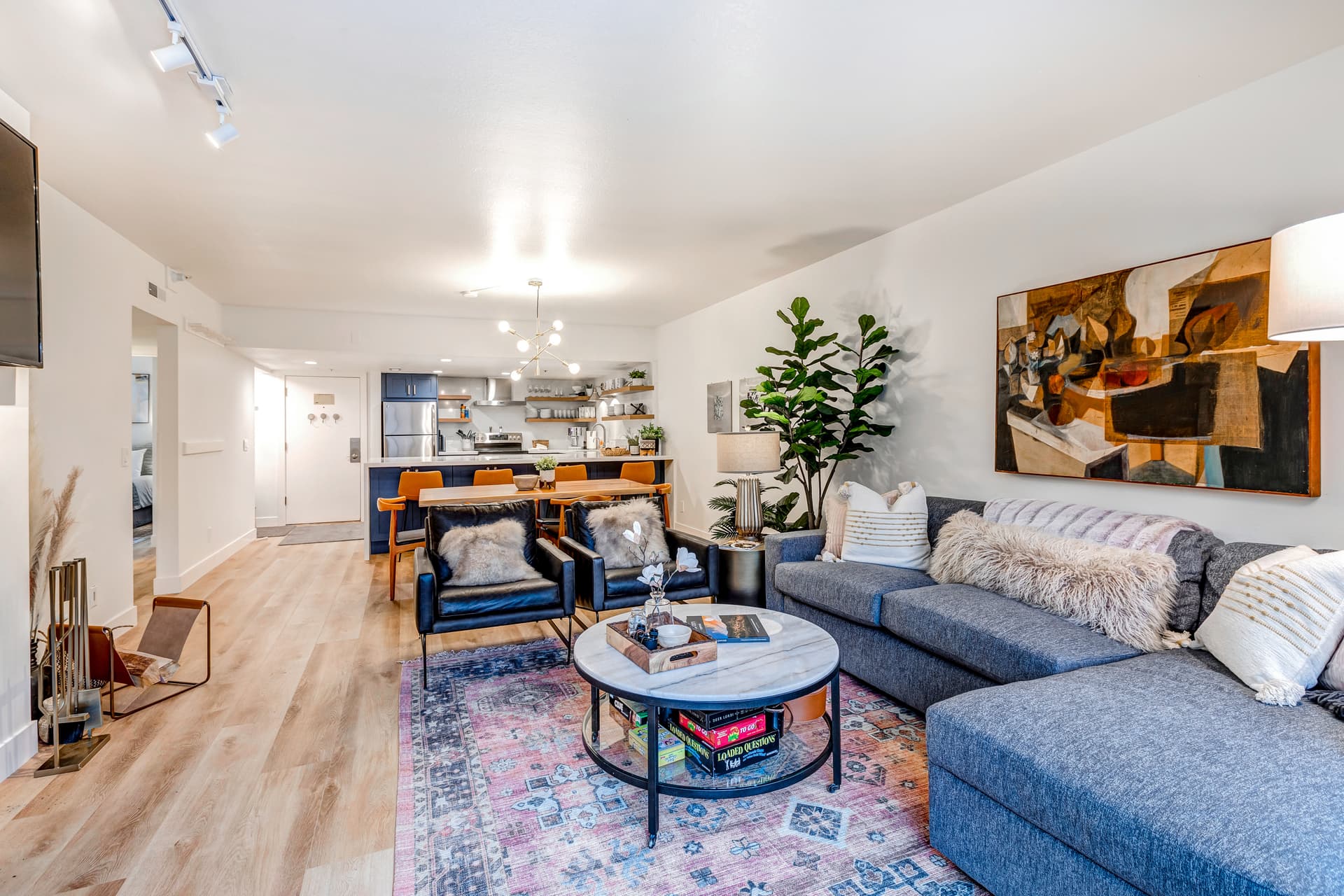 Park Station Luxury Retreat Home - Image 2