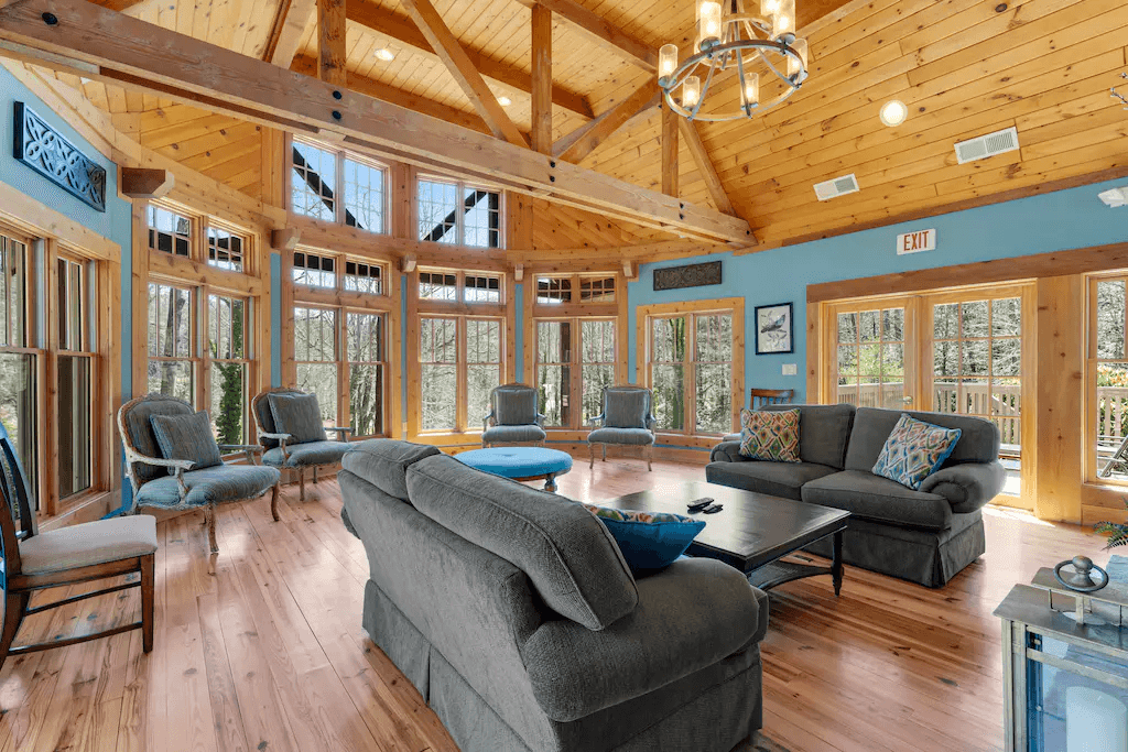 Still Lake Getaway - Image 18