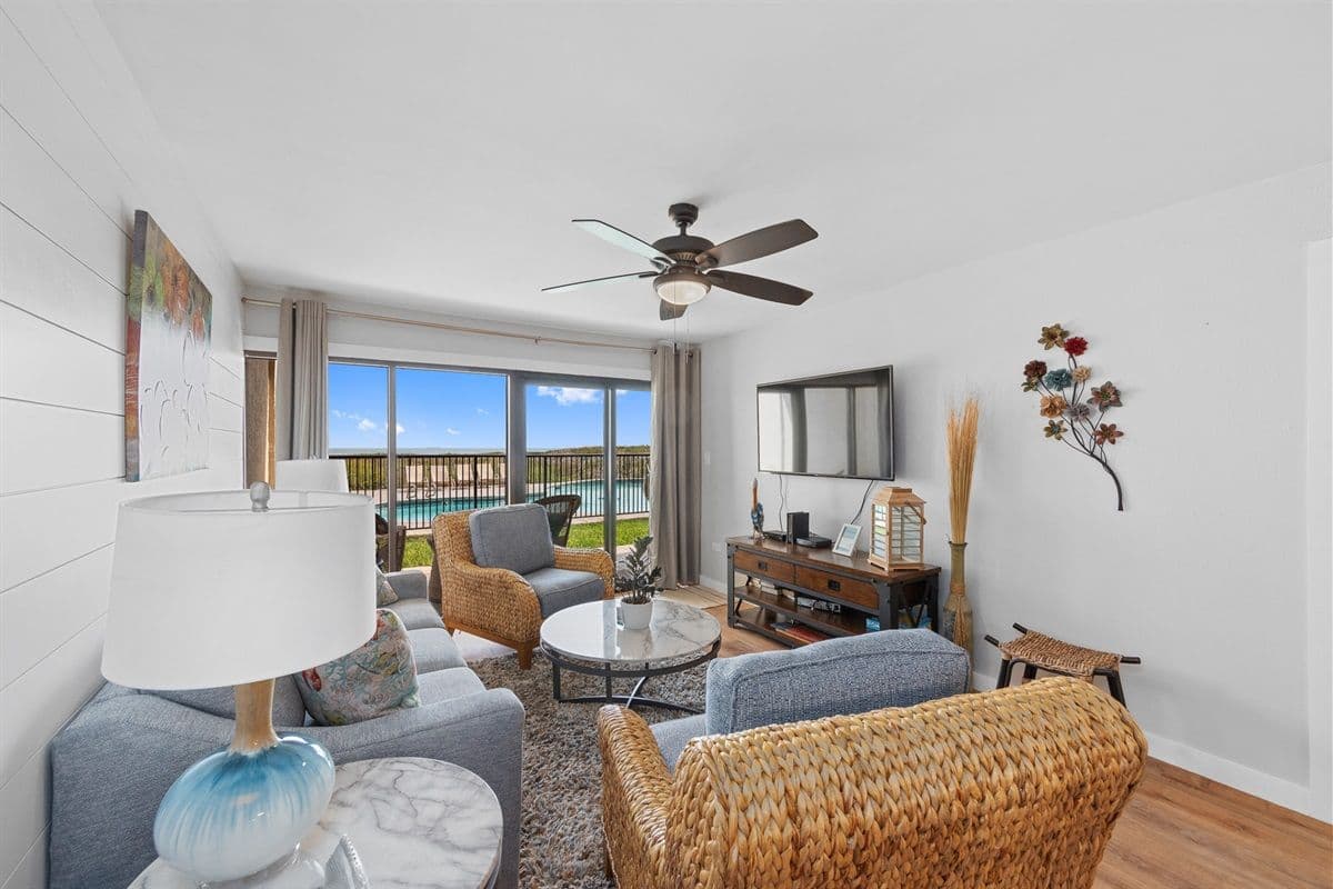 Ocean Vista Towers - Image 2