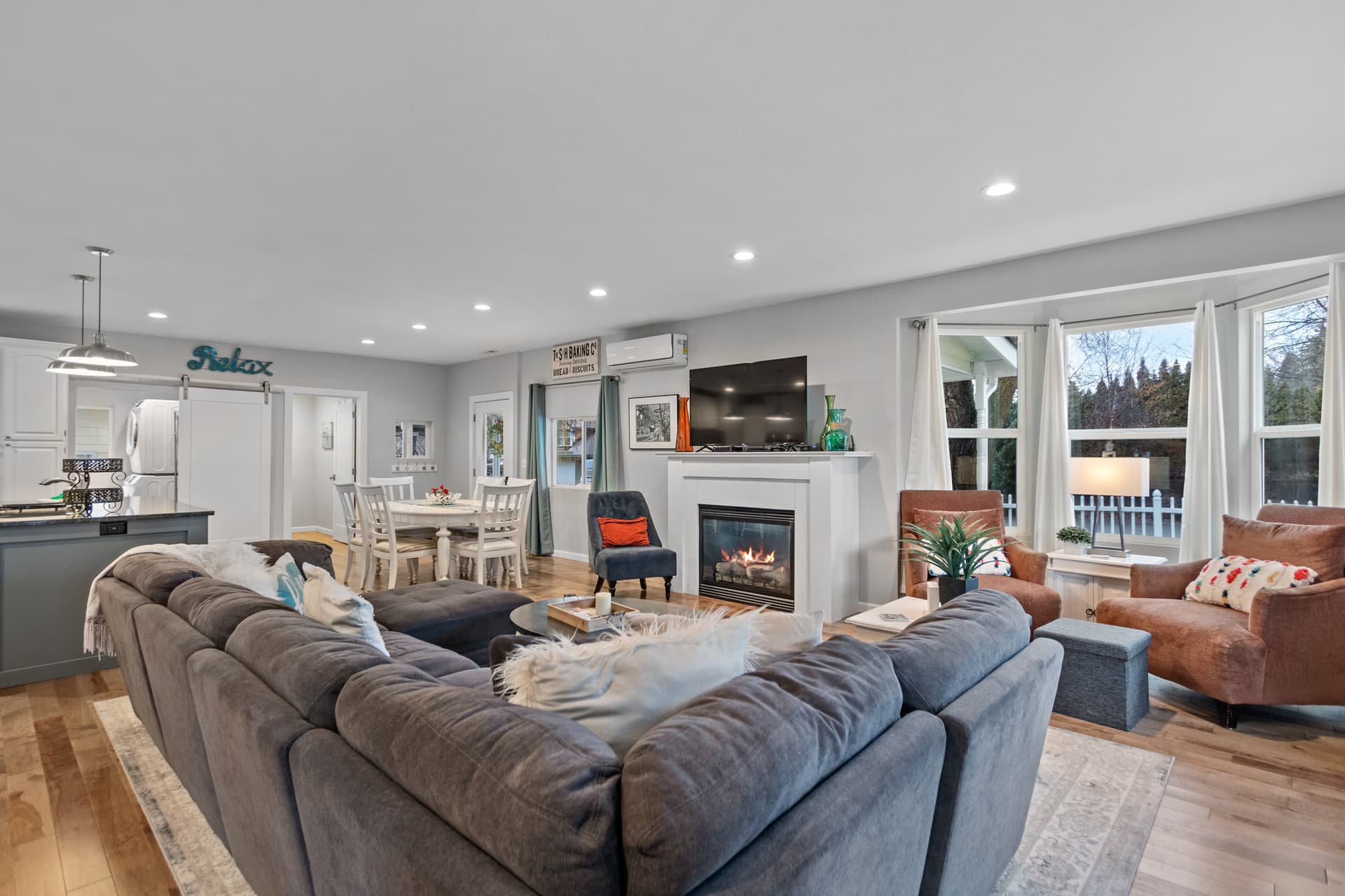 Cottage On The Corner - Image 2