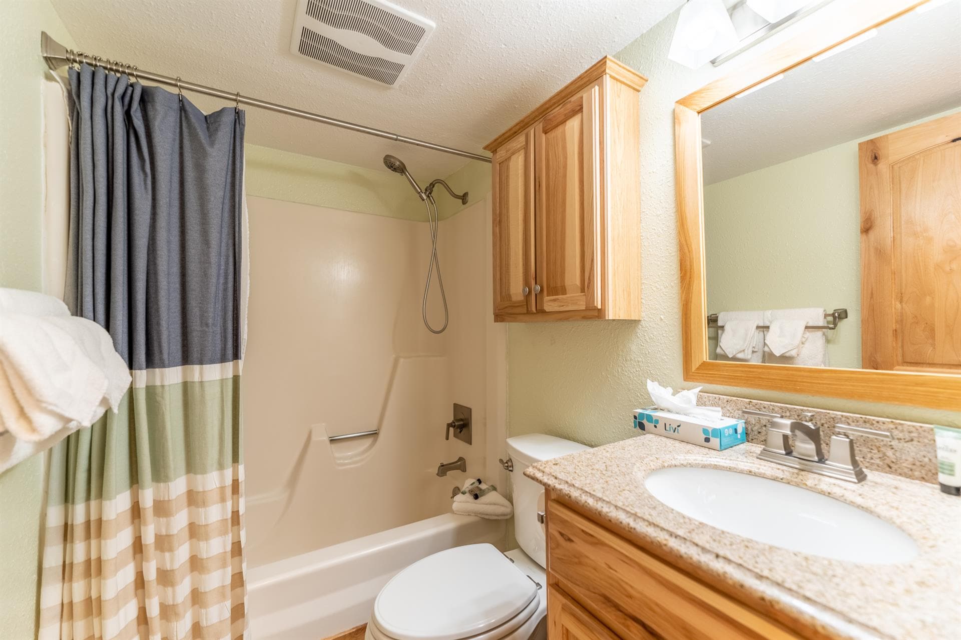 Cedar Cabin - Image 13