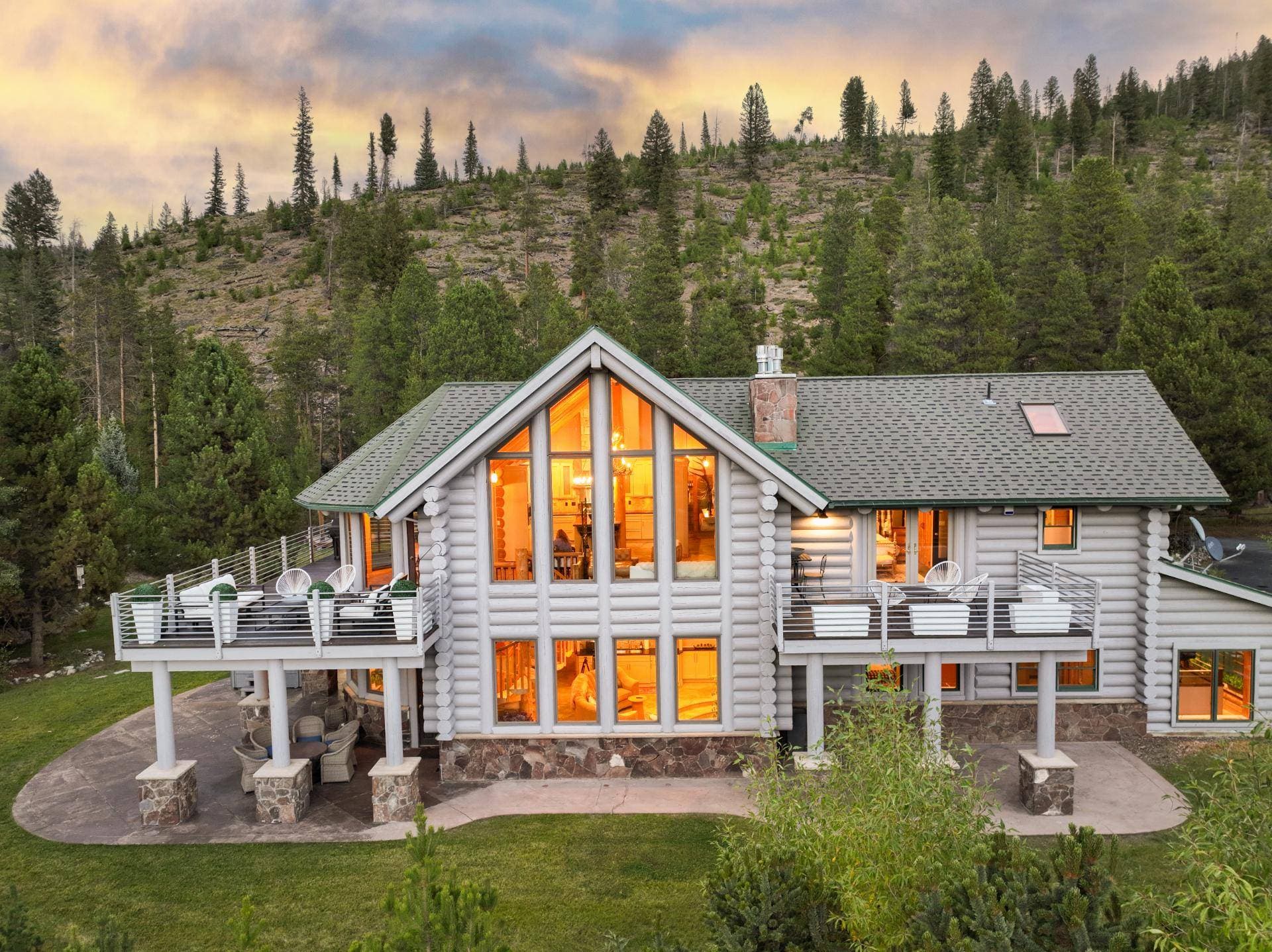 Modern Ski Home - Image 1