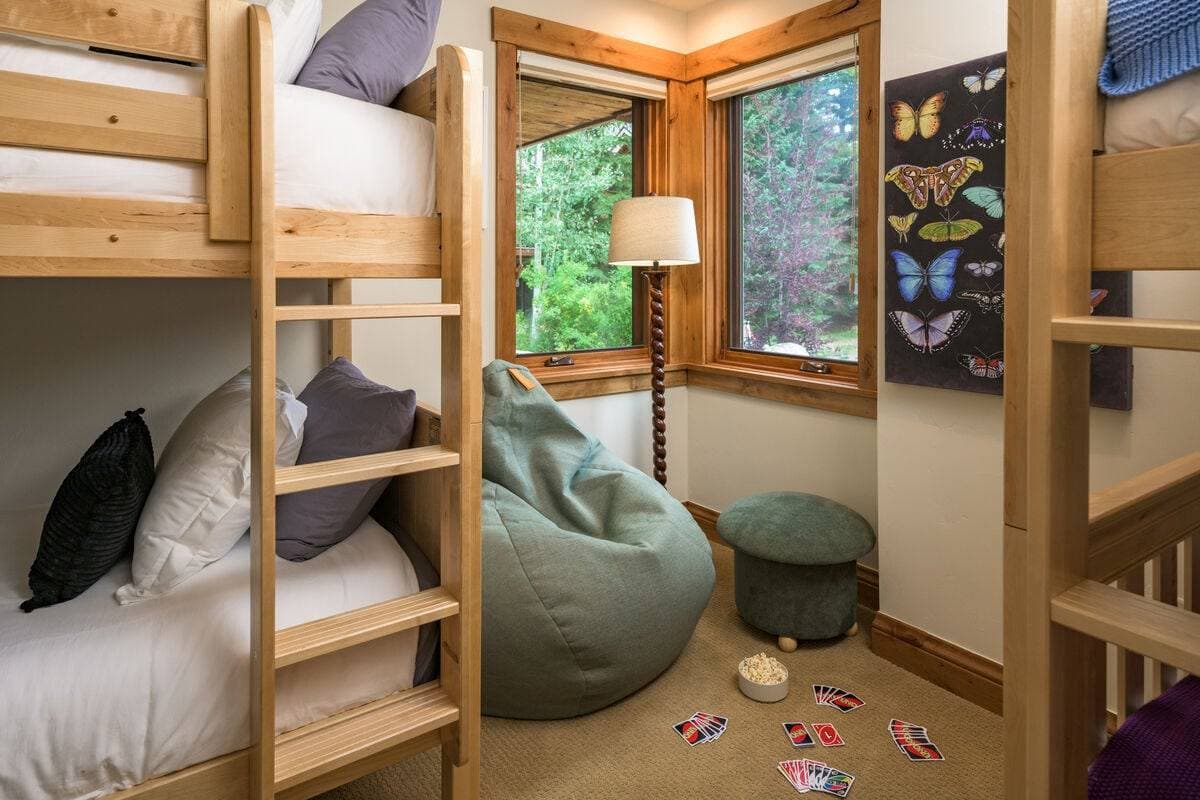 Four Sisters - Image 90