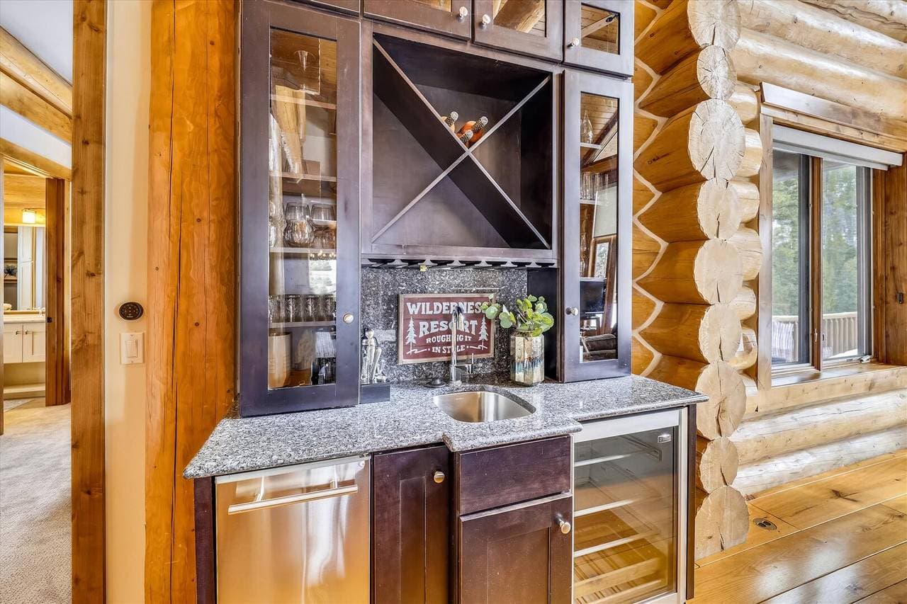 Goldenview Lodge - Image 4