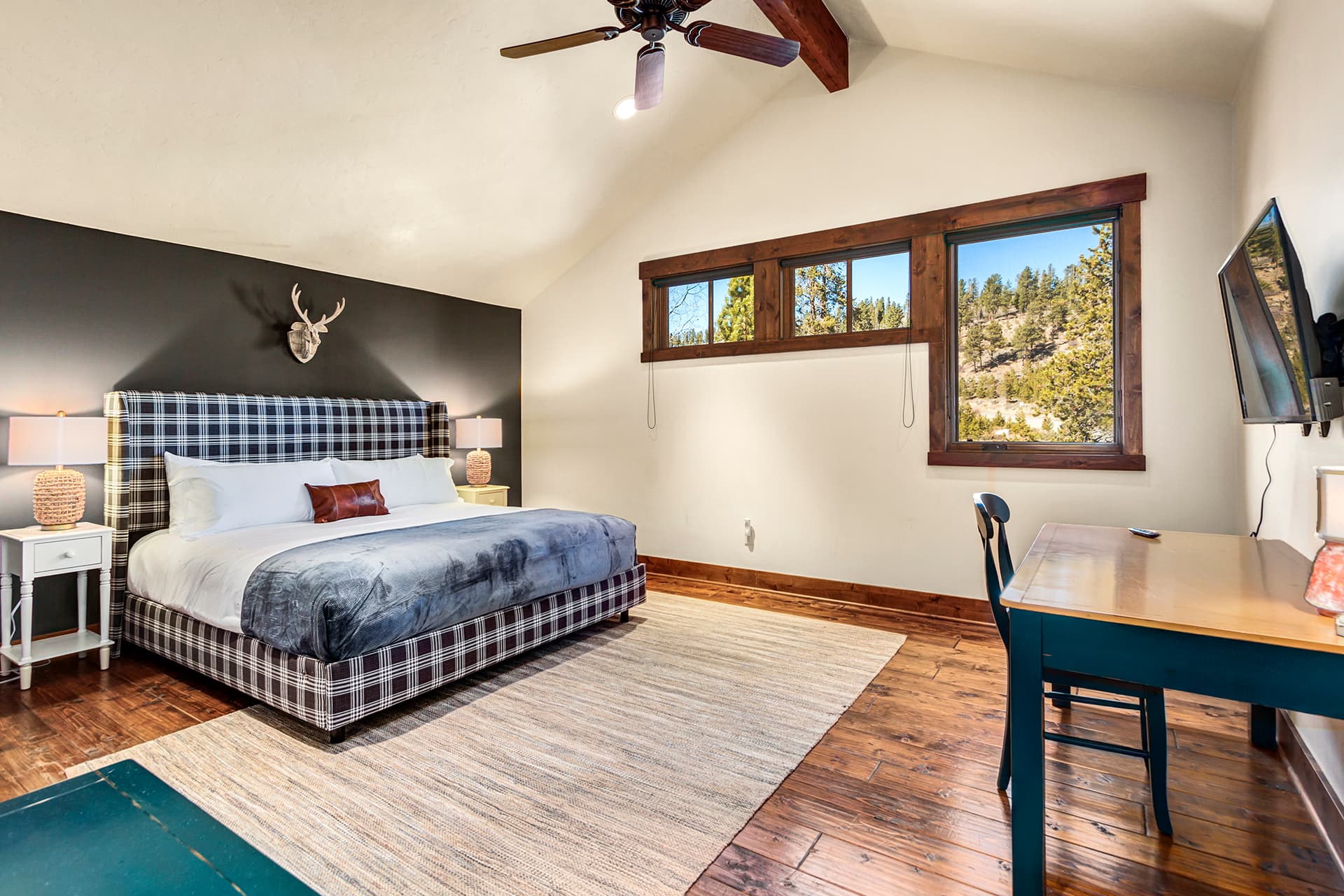 Twin Peaks Lodge - Image 29