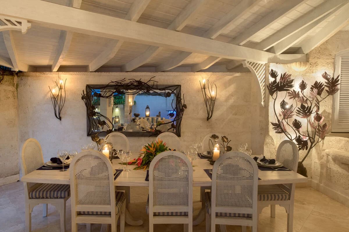 Red Hibiscus Home - Image 5