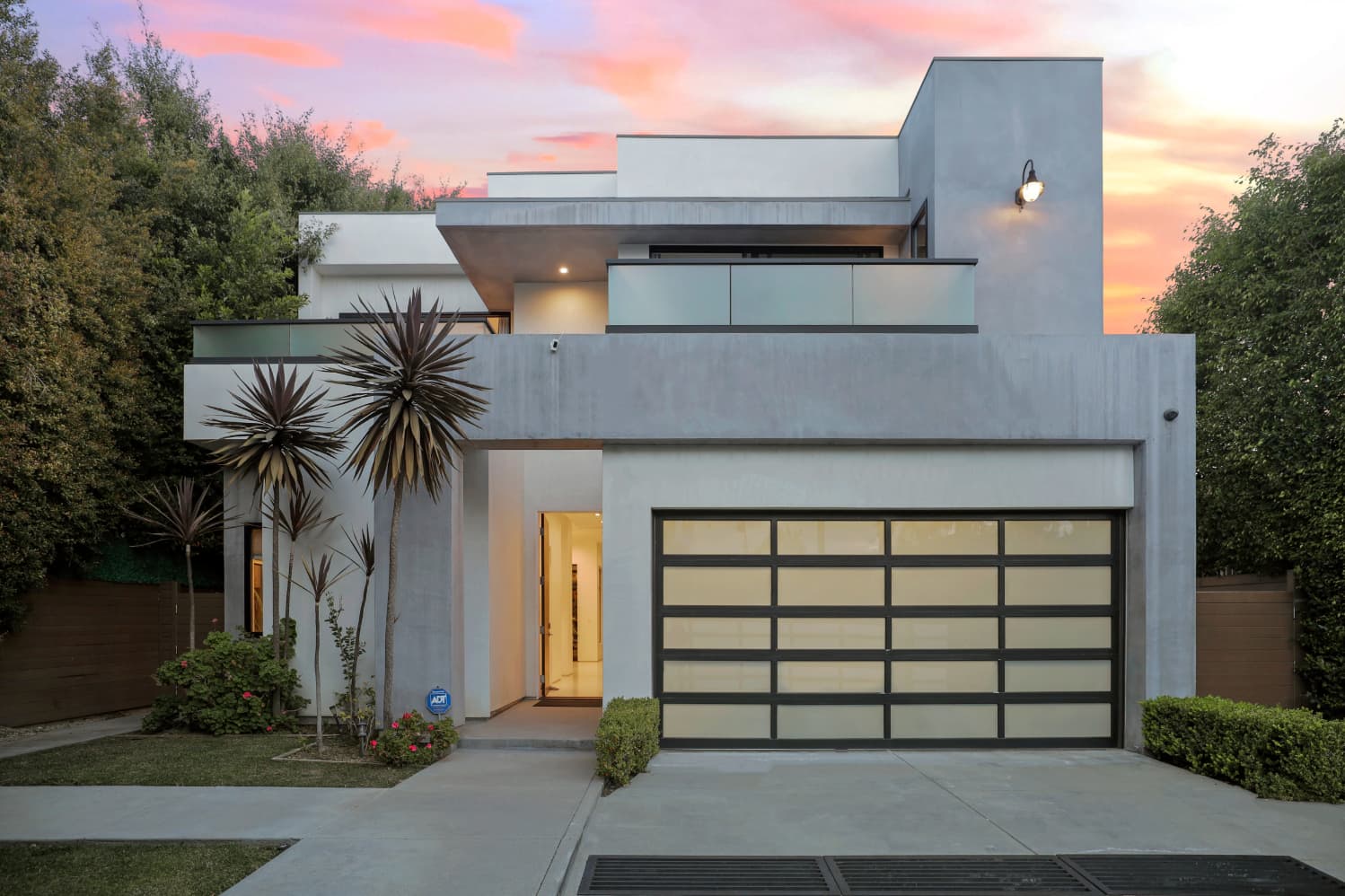 Crescent Heights - Image 32