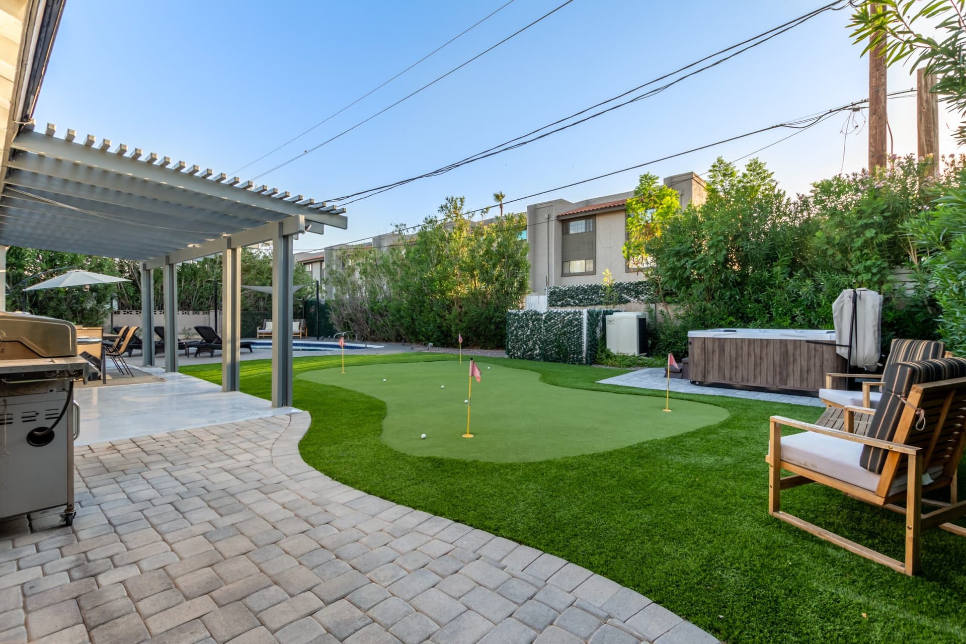 Ochenta Modern Poolhouse - Image 36