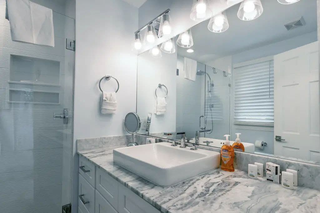 Tropical Retreat - Image 12