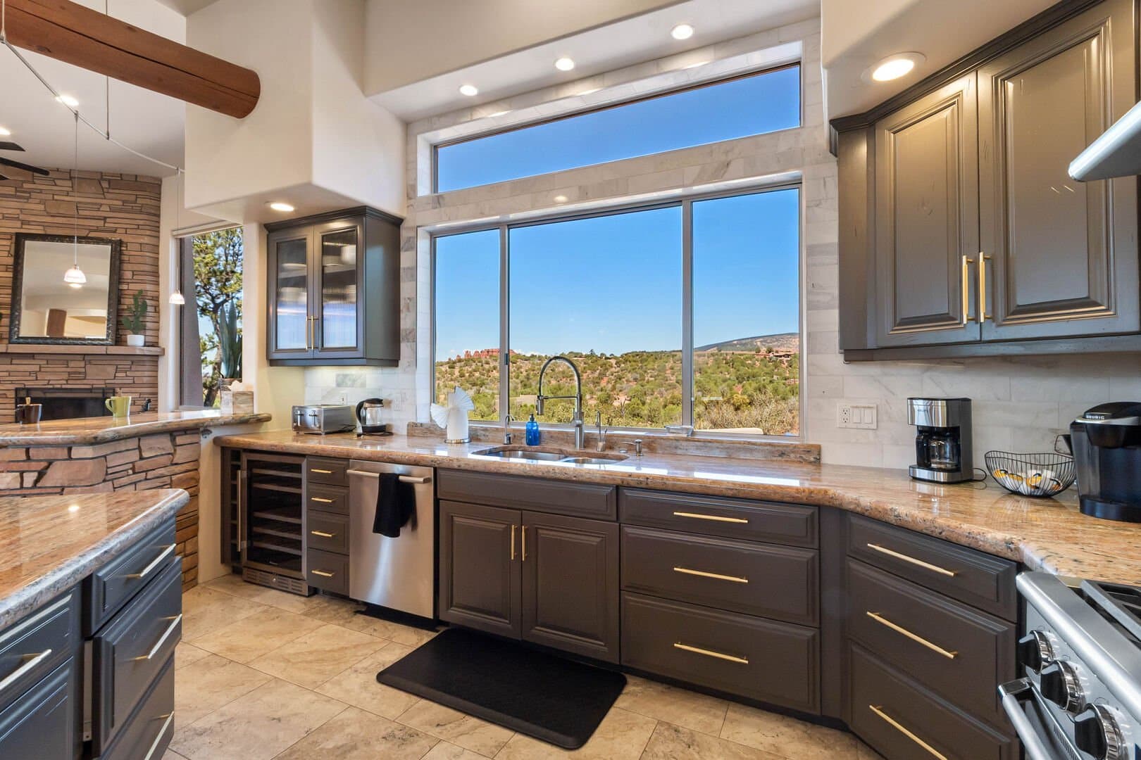 West Chateau - Image 28