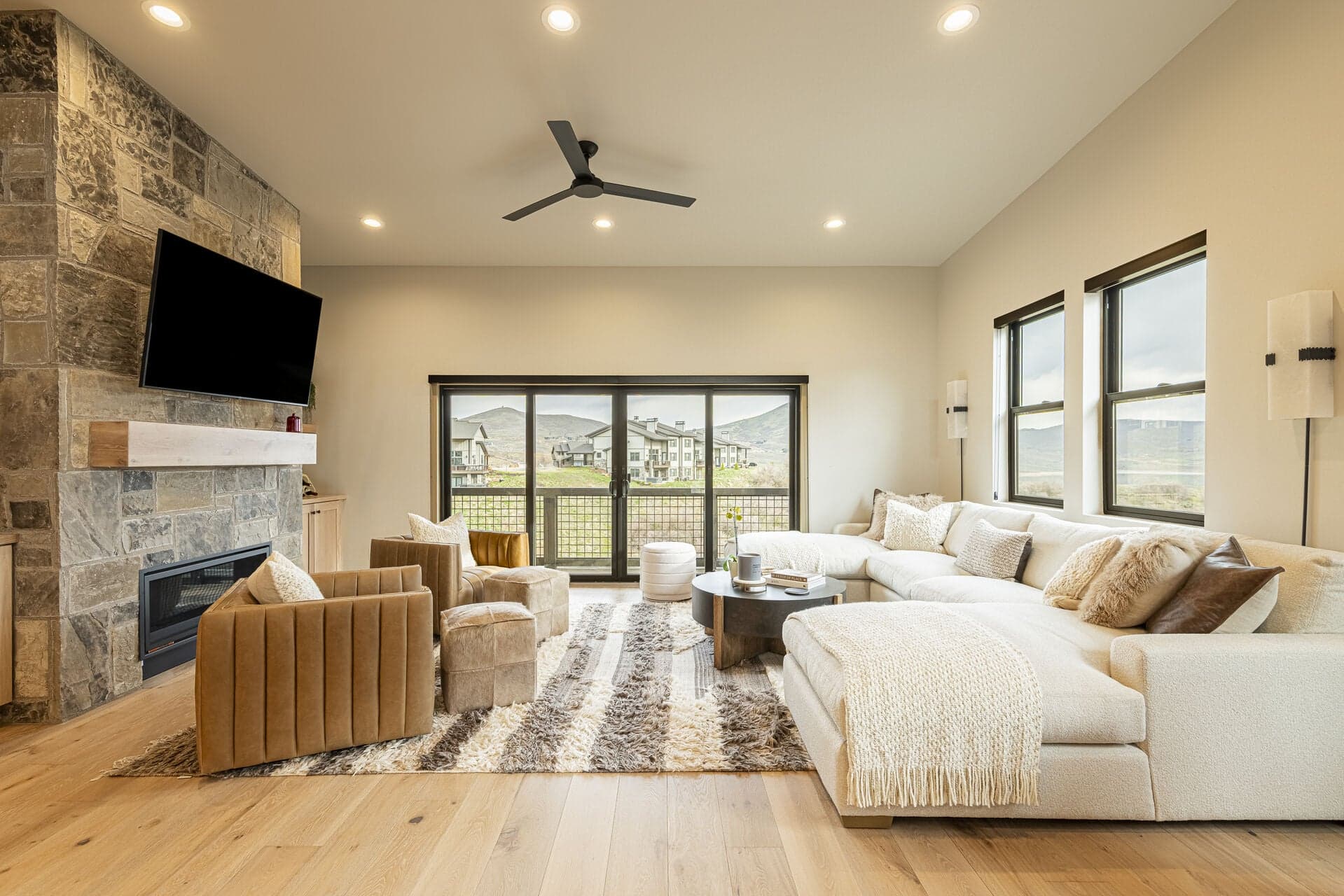 Mayflower Lakeside #1014 - Image 4