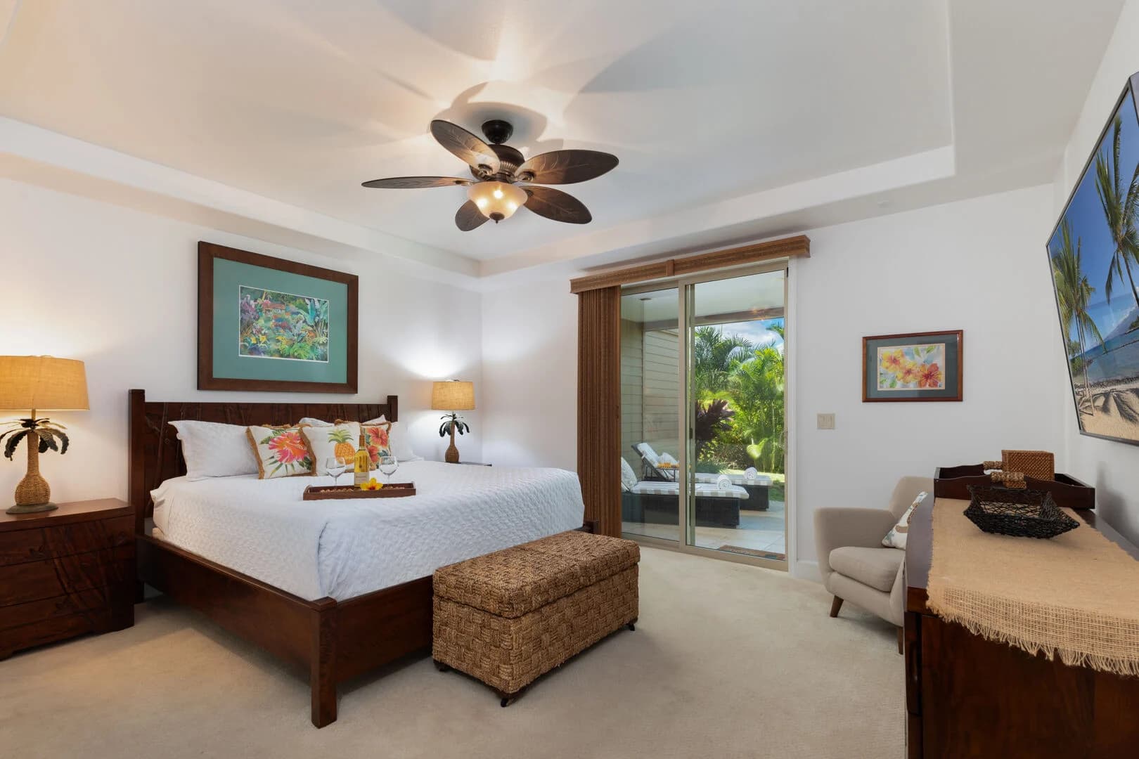 Pineapple Hale - Image 13