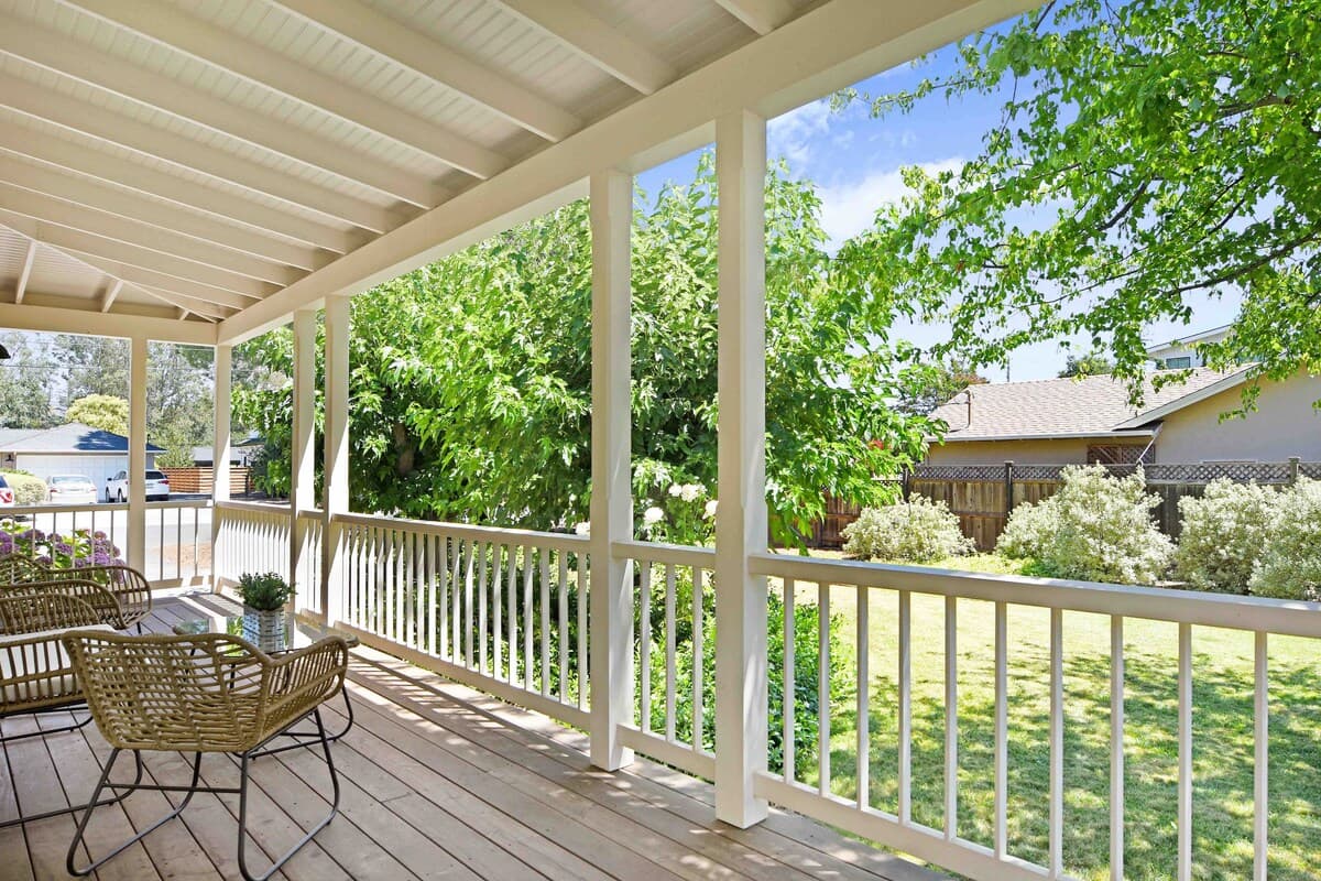 Newcomb Vineyard Escape - Image 3