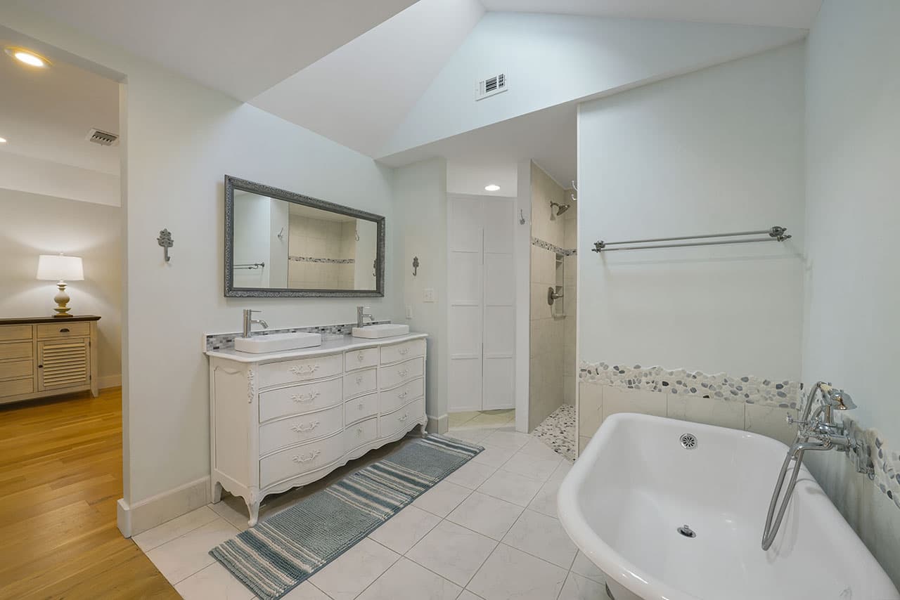 Sea-Renity - Image 20