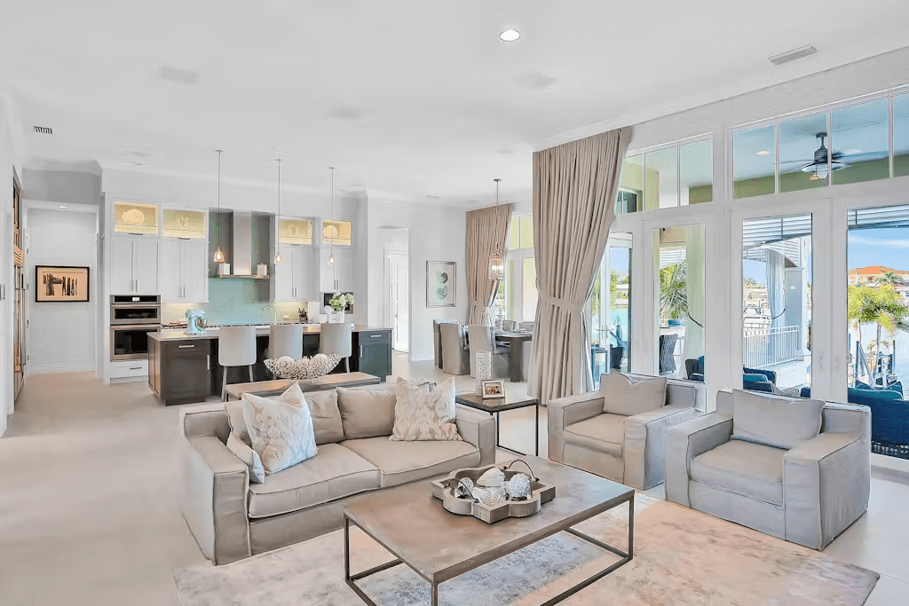 Island Estate Waterfront Villa - Image 3