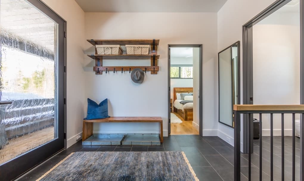 Lake Cabin #11 - Image 19