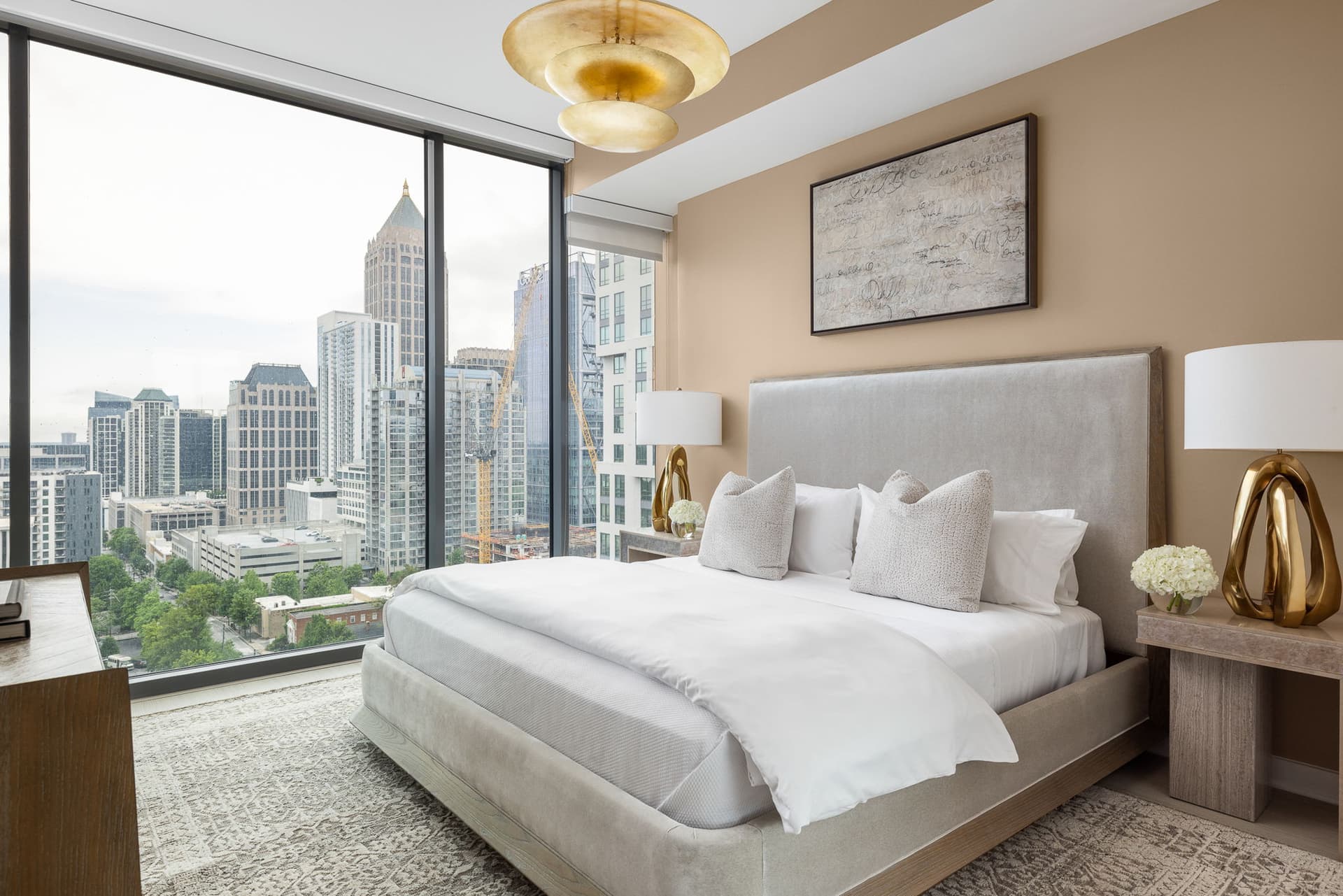 Serene Escape at Spring Street - Image 2