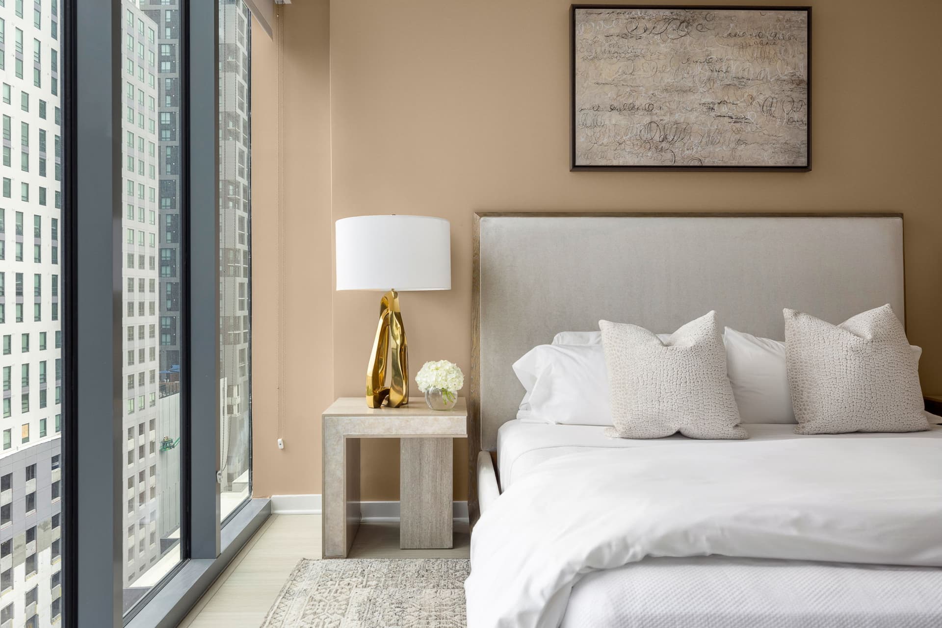 Serene Escape at Spring Street - Image 5