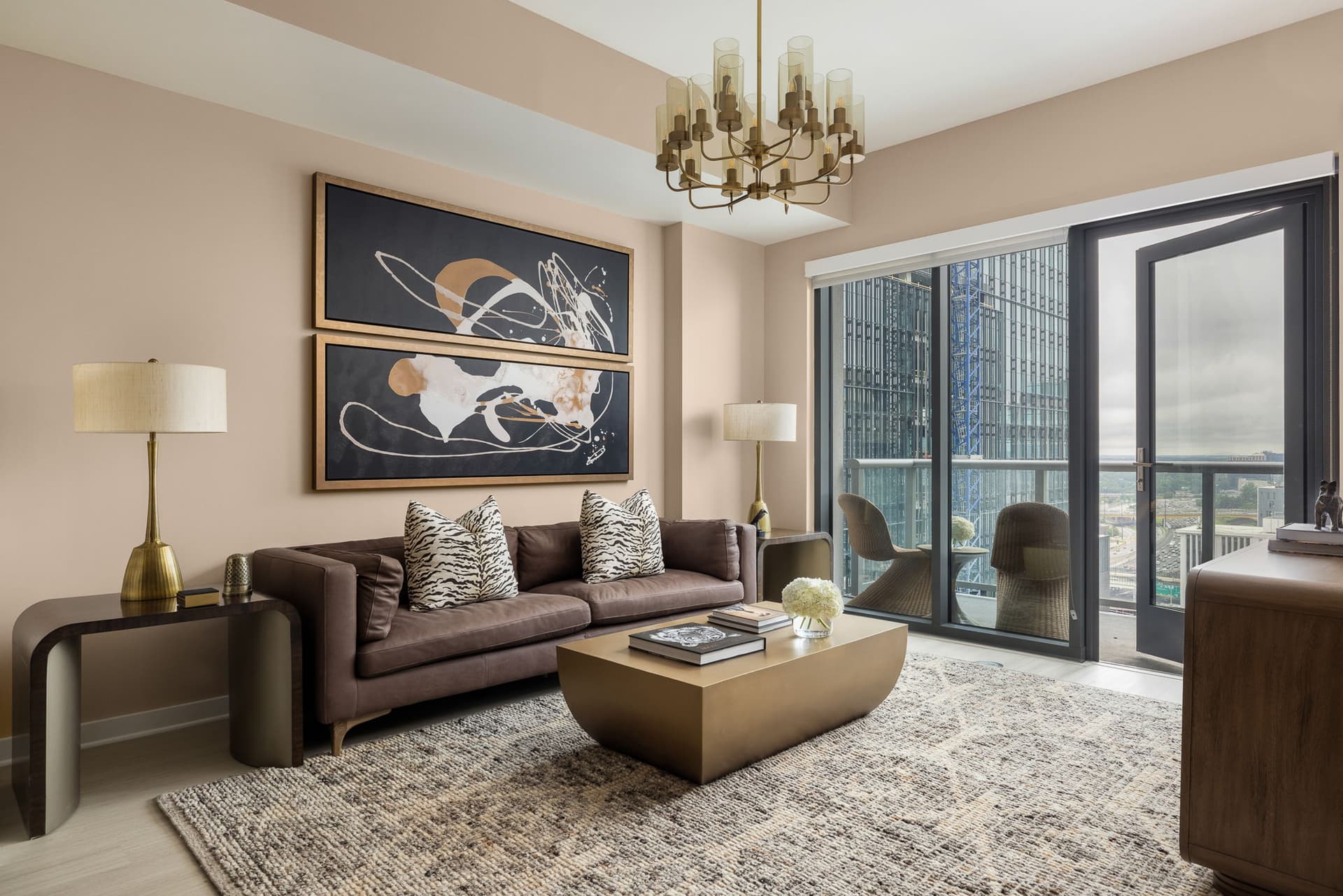 Serene Escape at Spring Street - Image 4