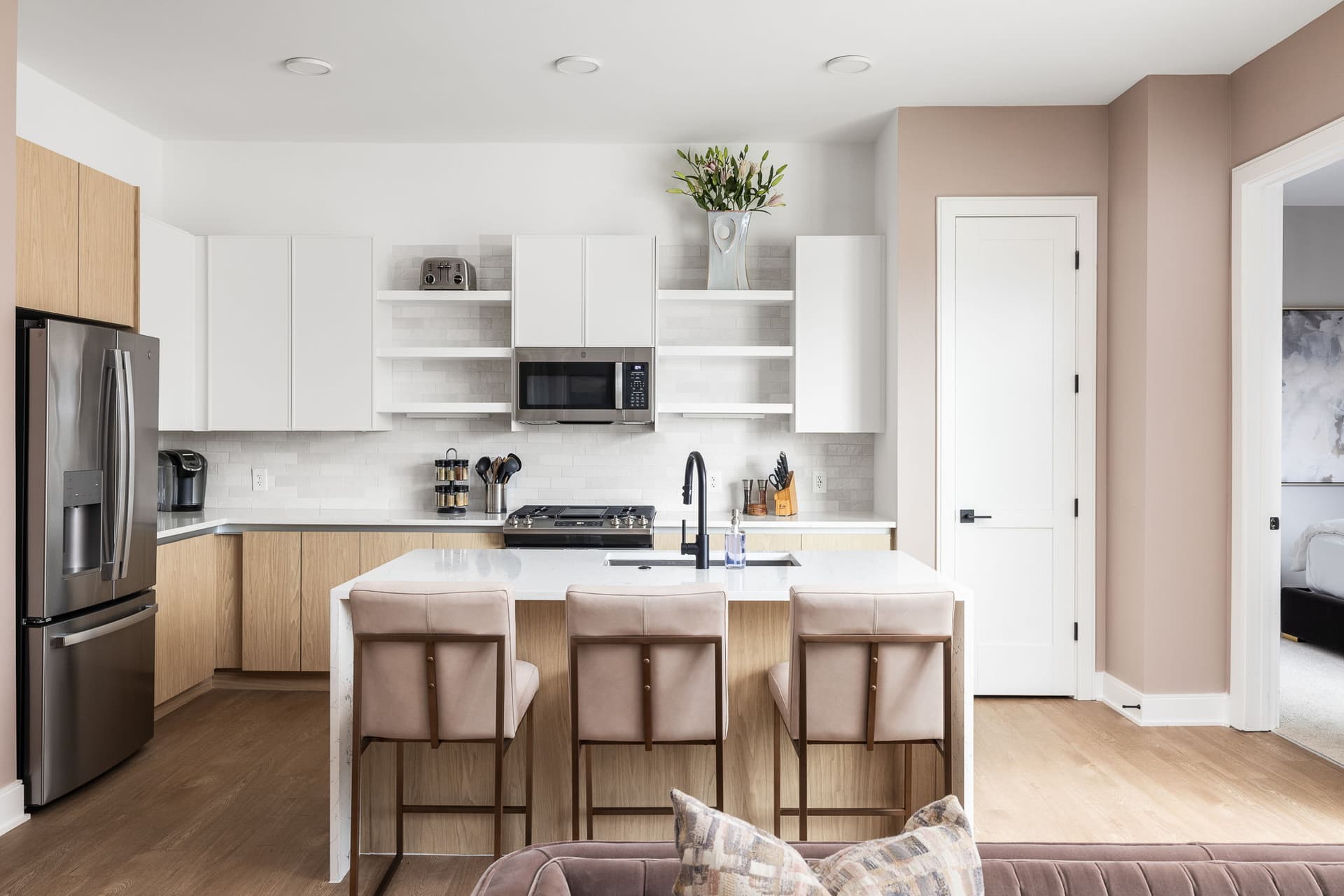 Serene Escape at Auburn Ave - Image 6