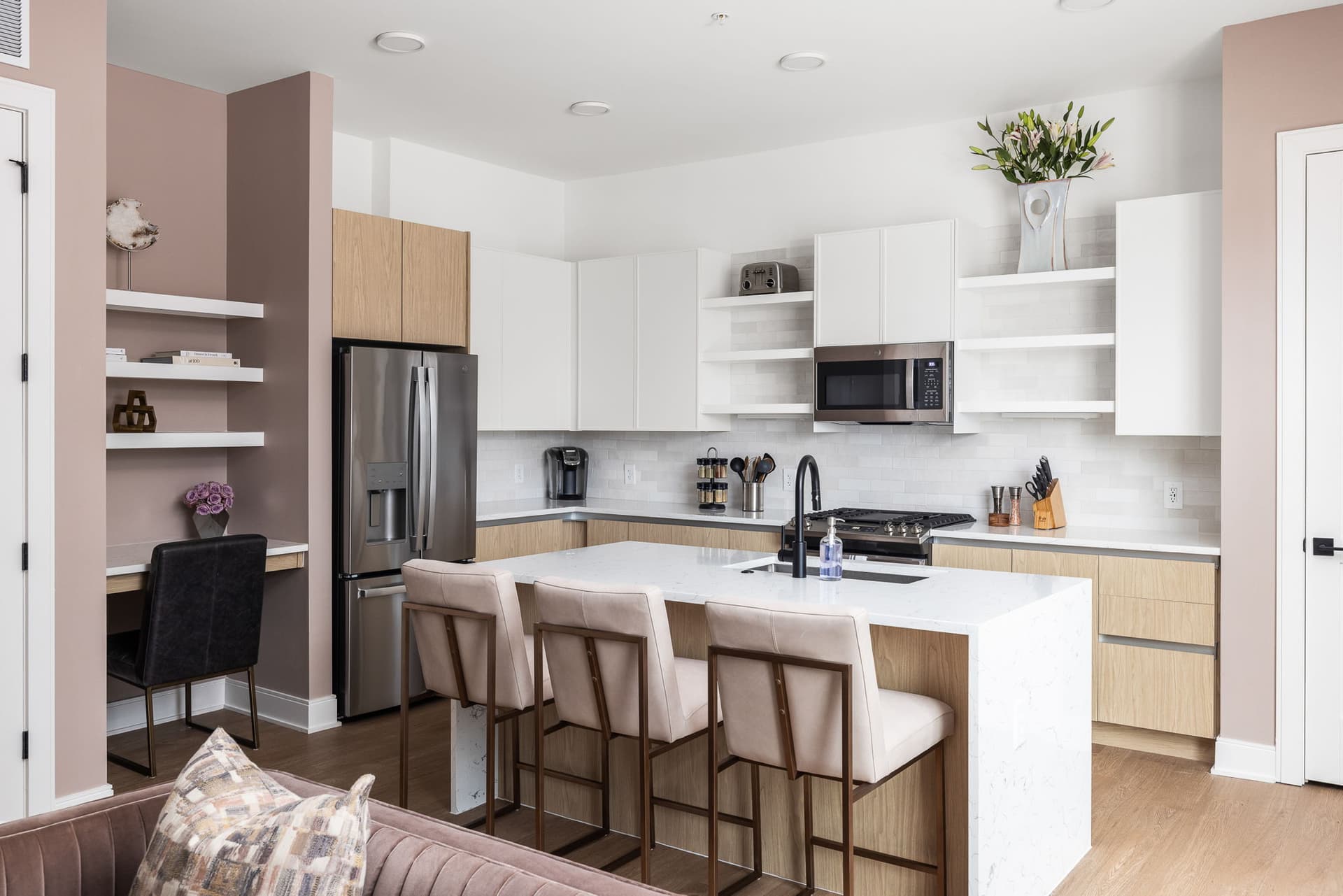 Serene Escape at Auburn Ave - Image 5