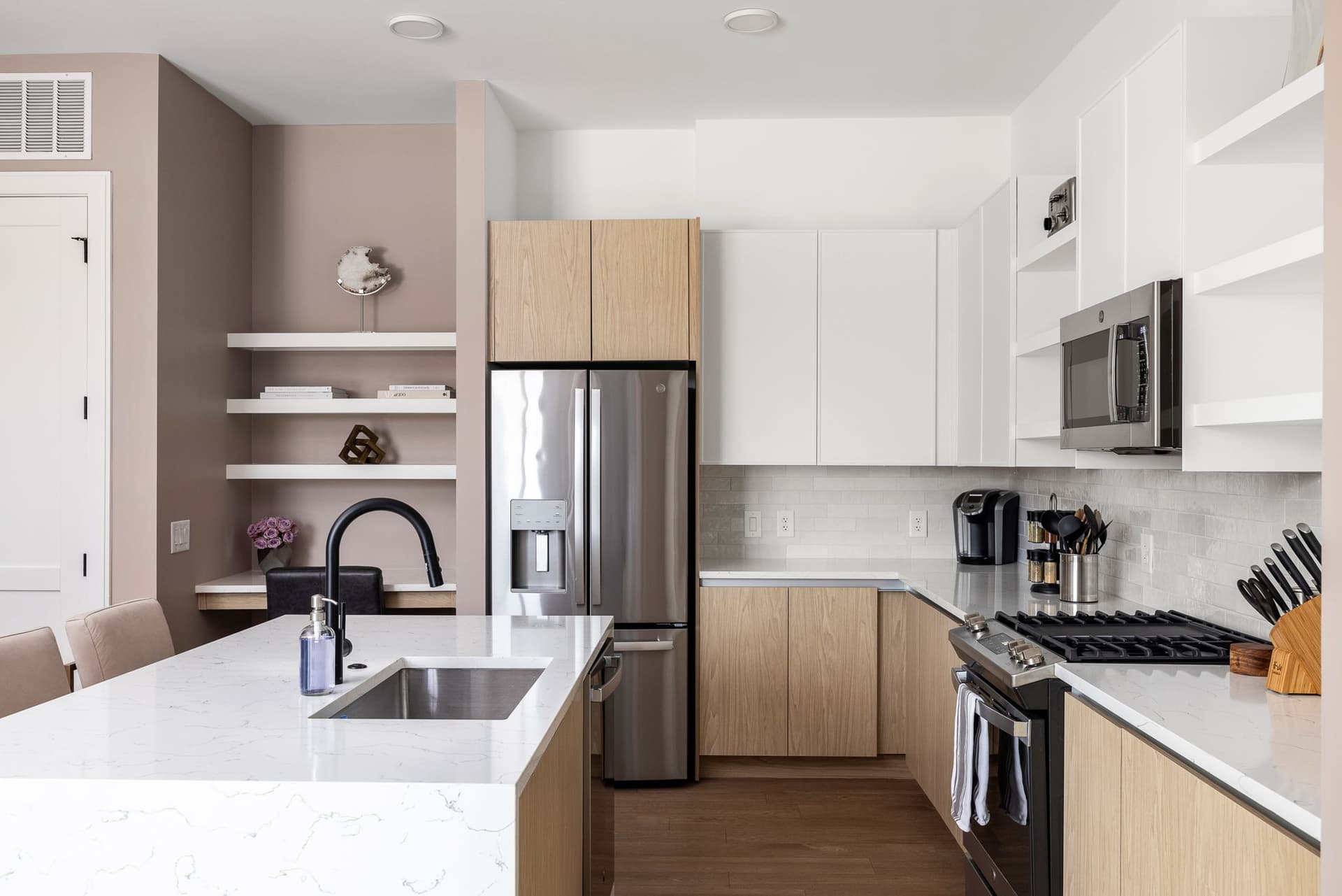 Serene Escape at Auburn Ave - Image 4