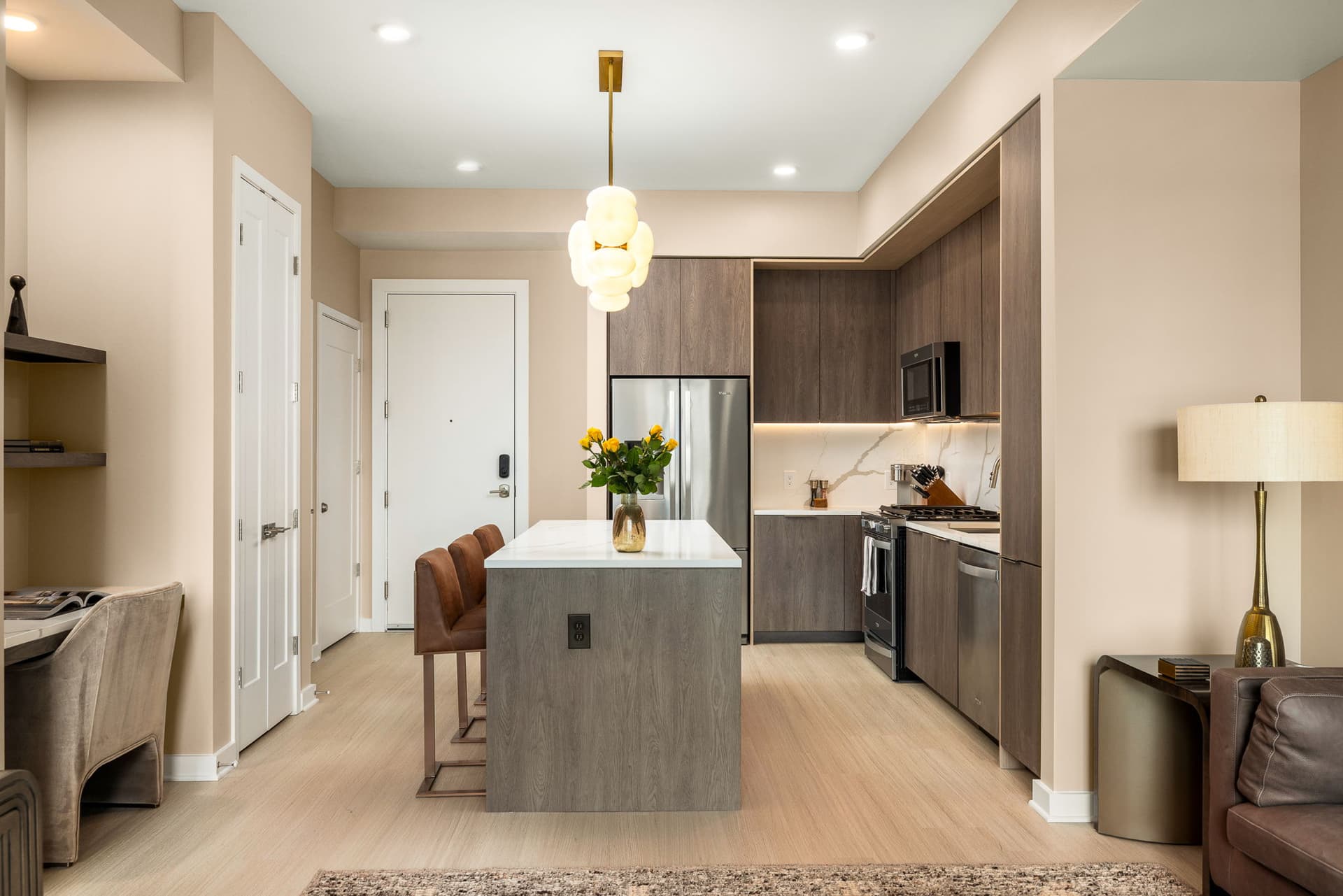 Serene Escape at Spring Street - Image 10