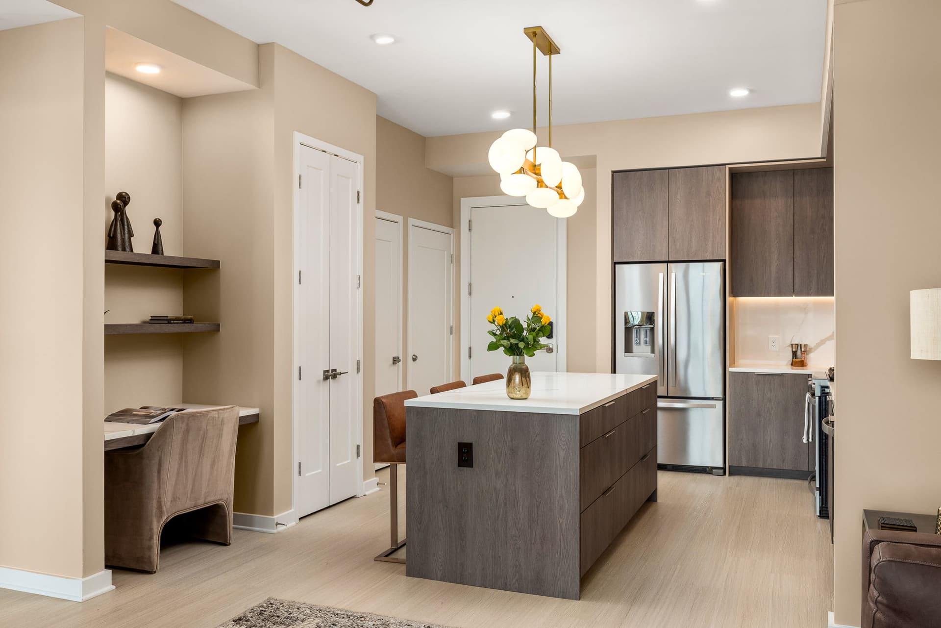 Serene Escape at Spring Street - Image 11