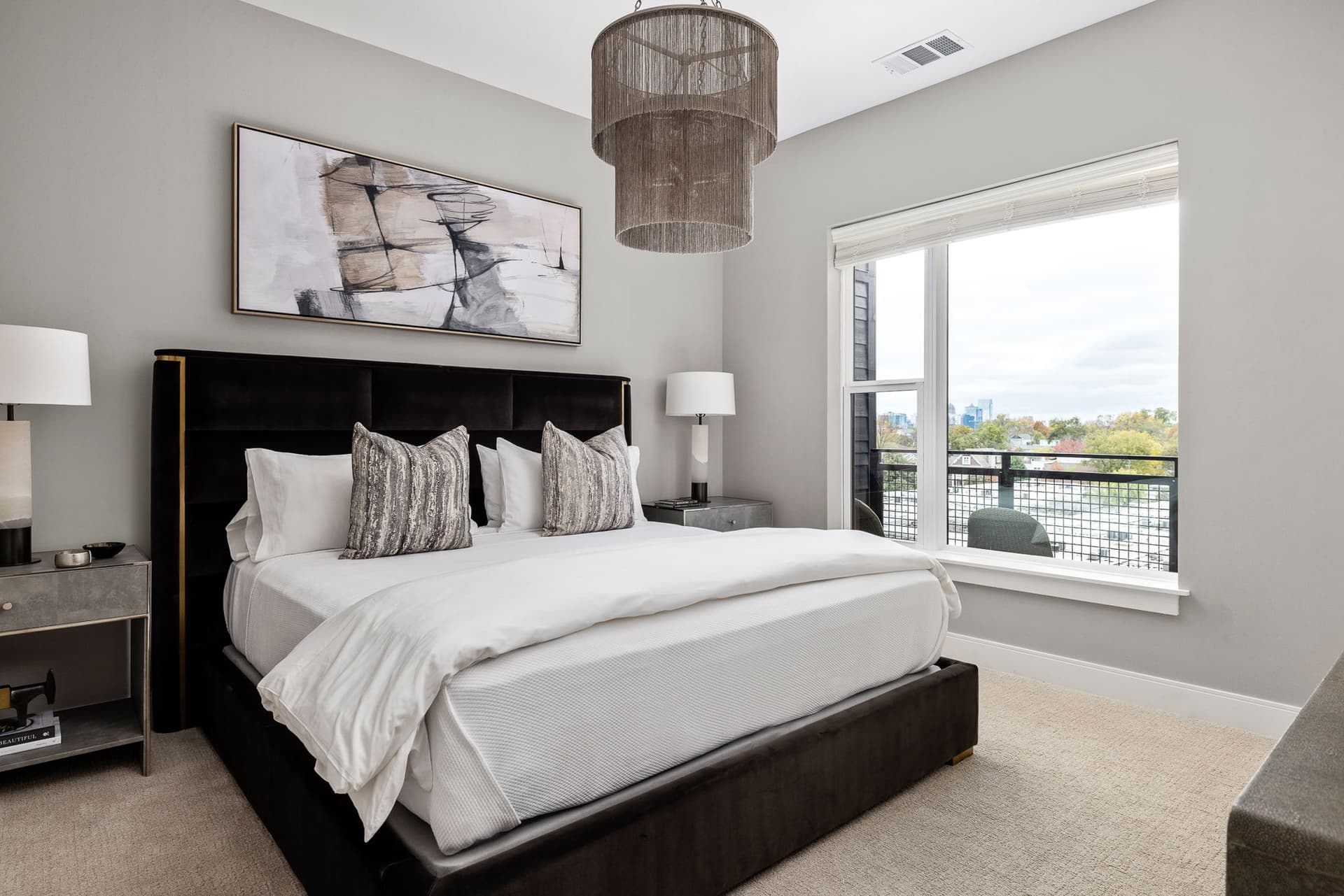 Serene Escape at Auburn Ave - Image 11