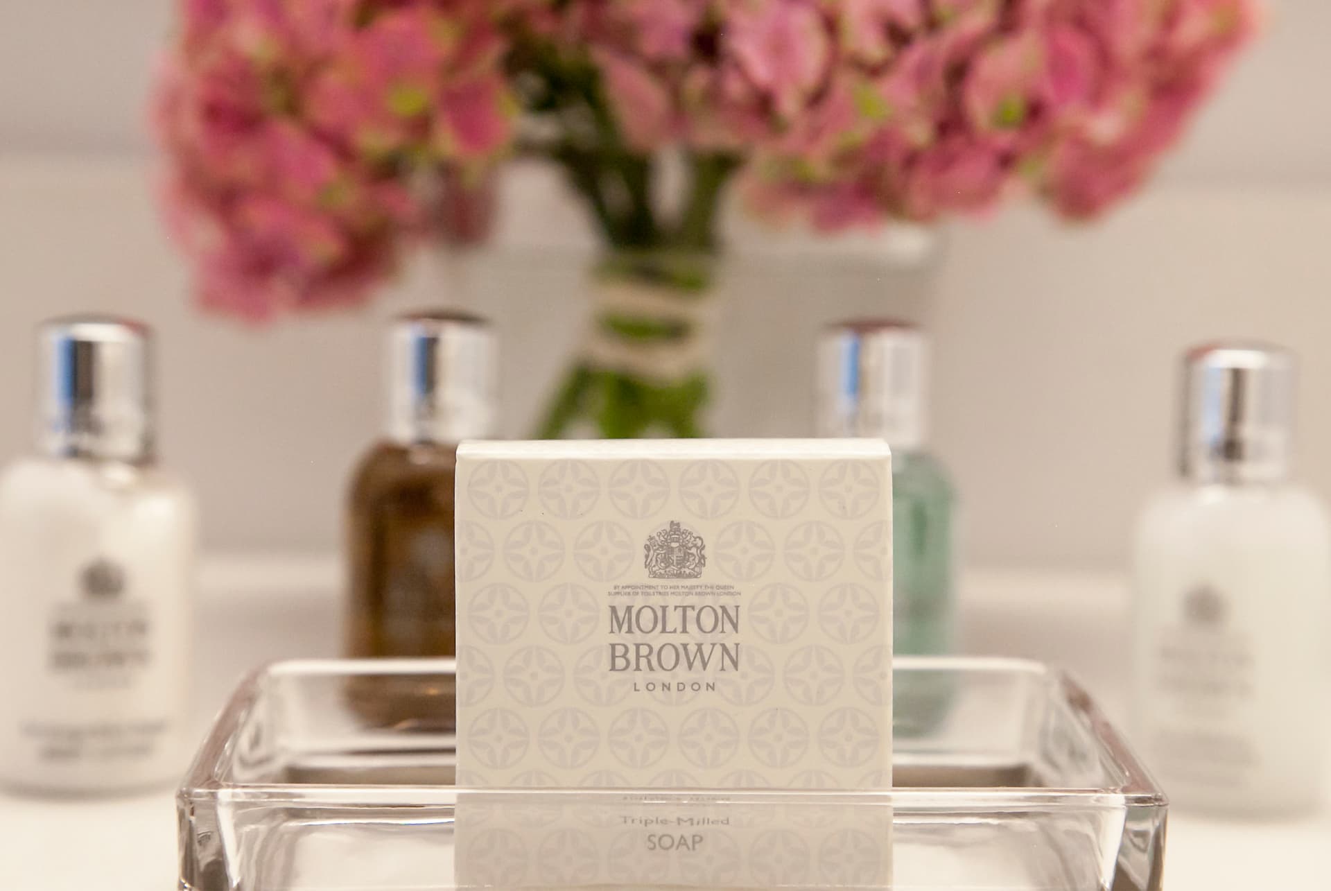 Serene Escape at Spring Street - Image 18