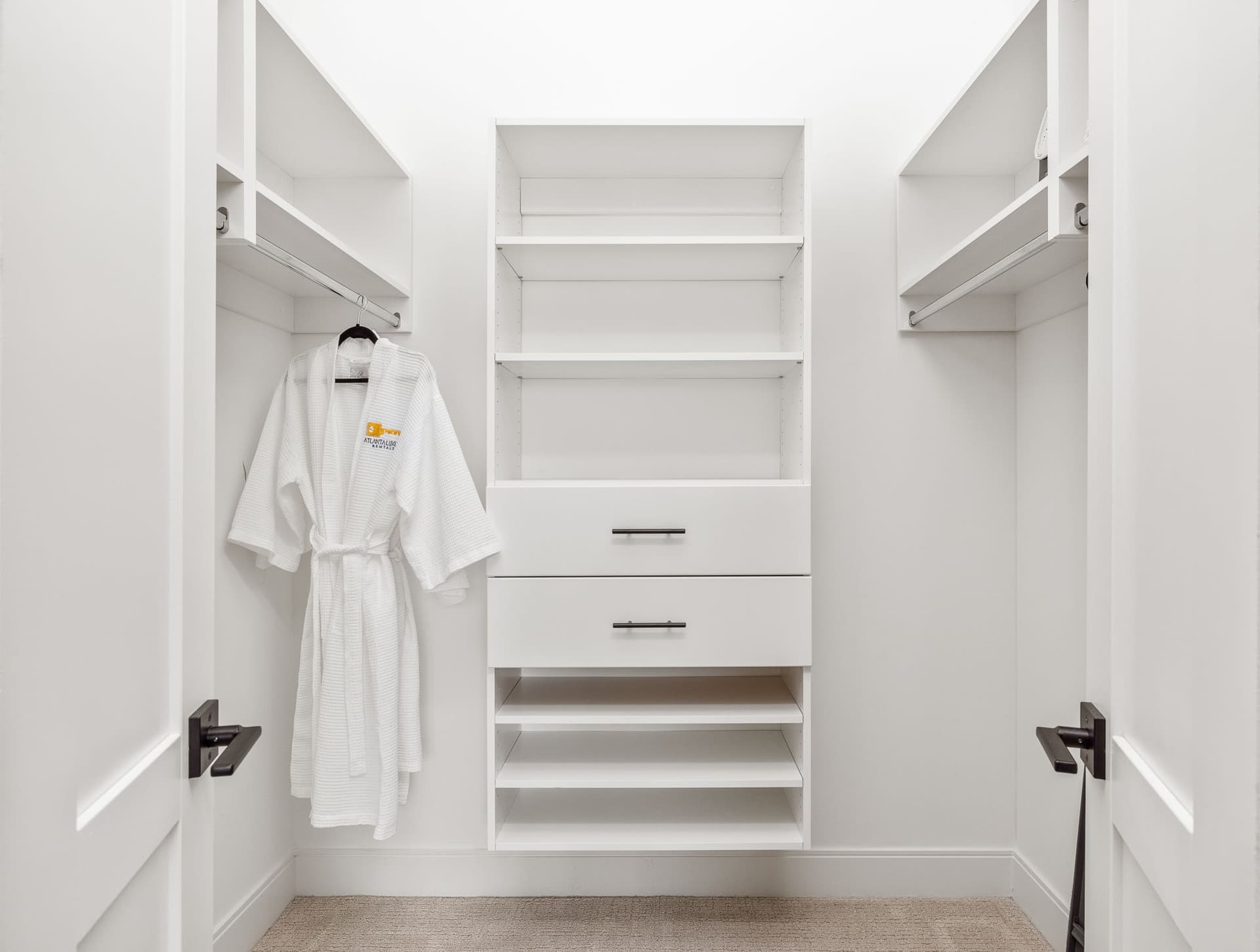 Serene Escape at Auburn Ave - Image 21