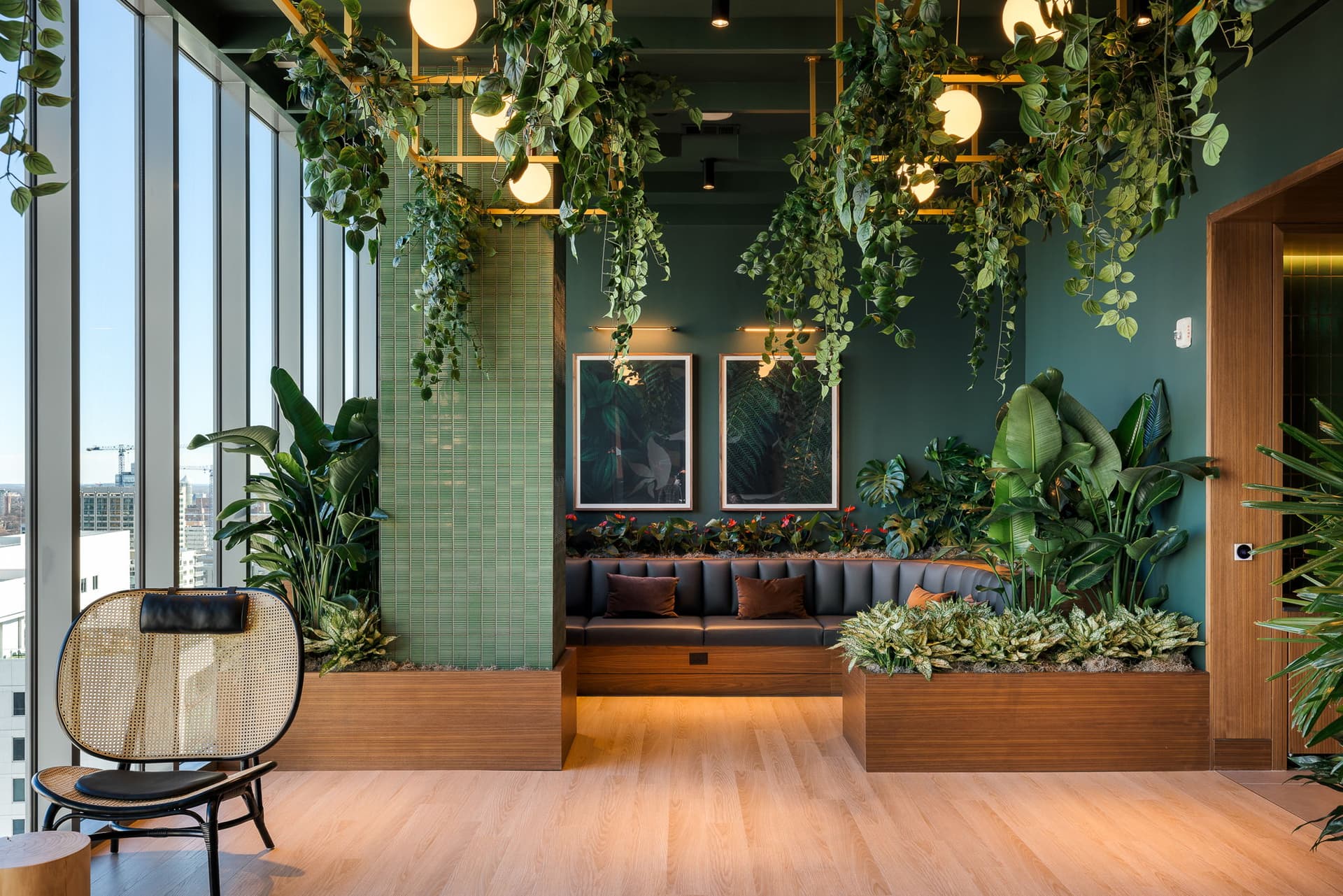 Serene Escape at Spring Street - Image 36